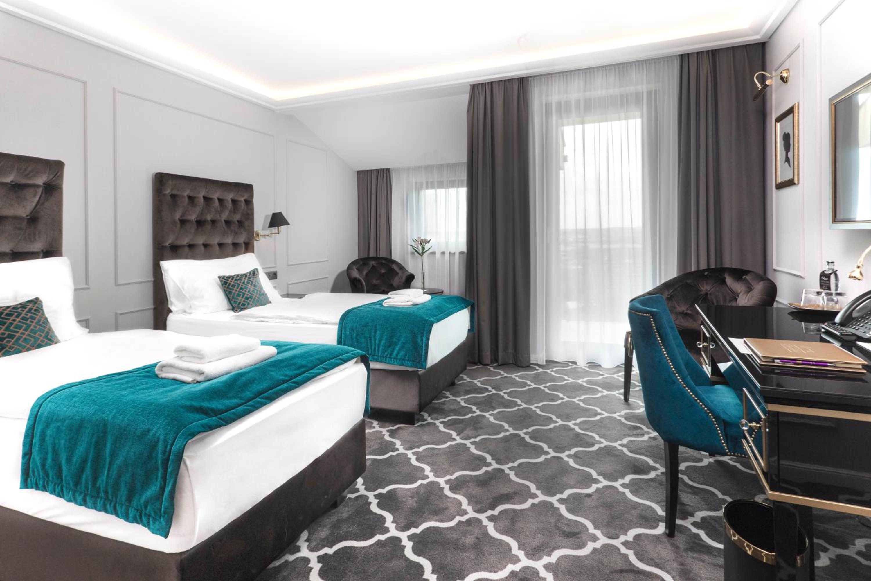 Superior Room with Balcony - Photo 1