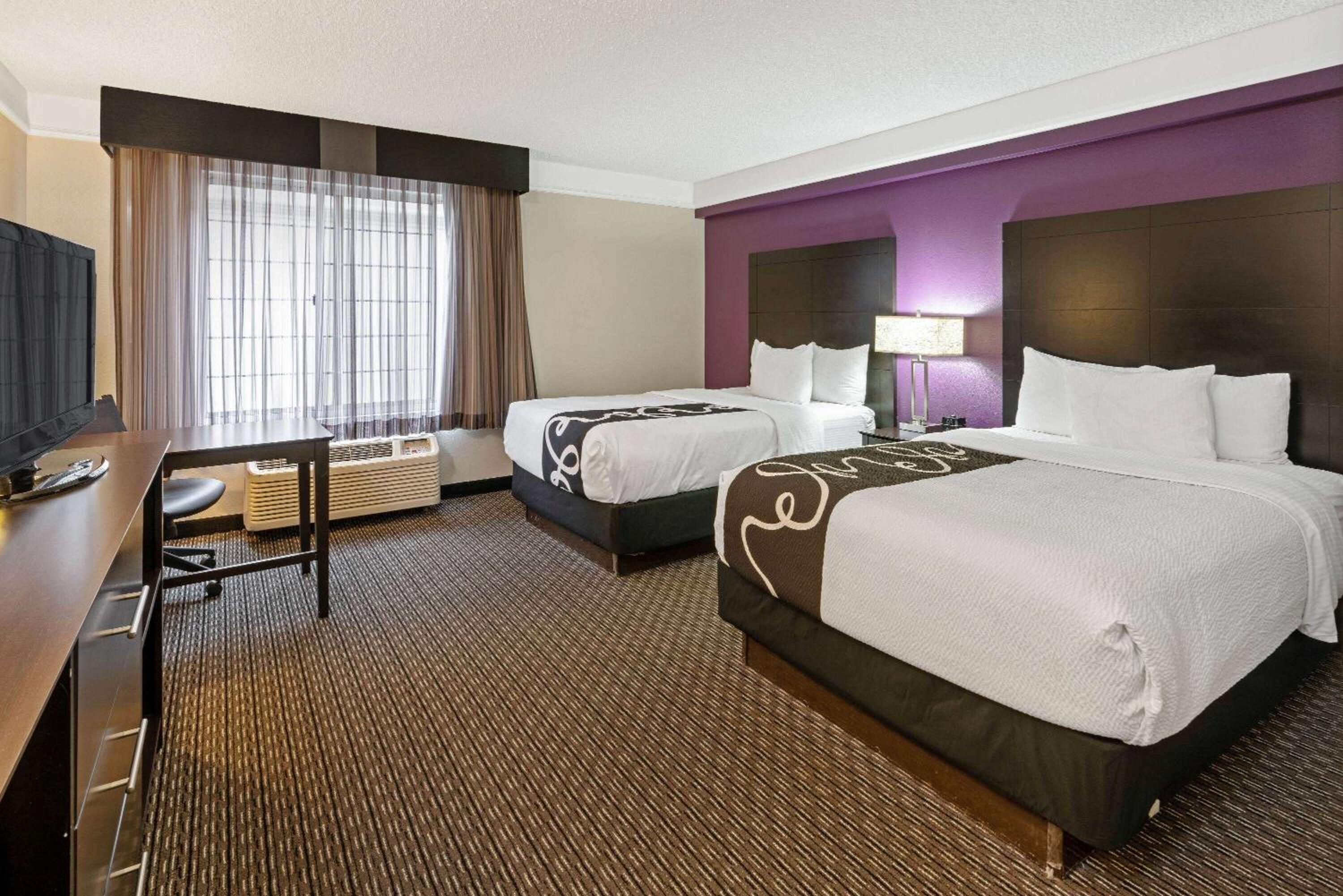 Double Room with Two Double Beds - Disability Access - Photo 3