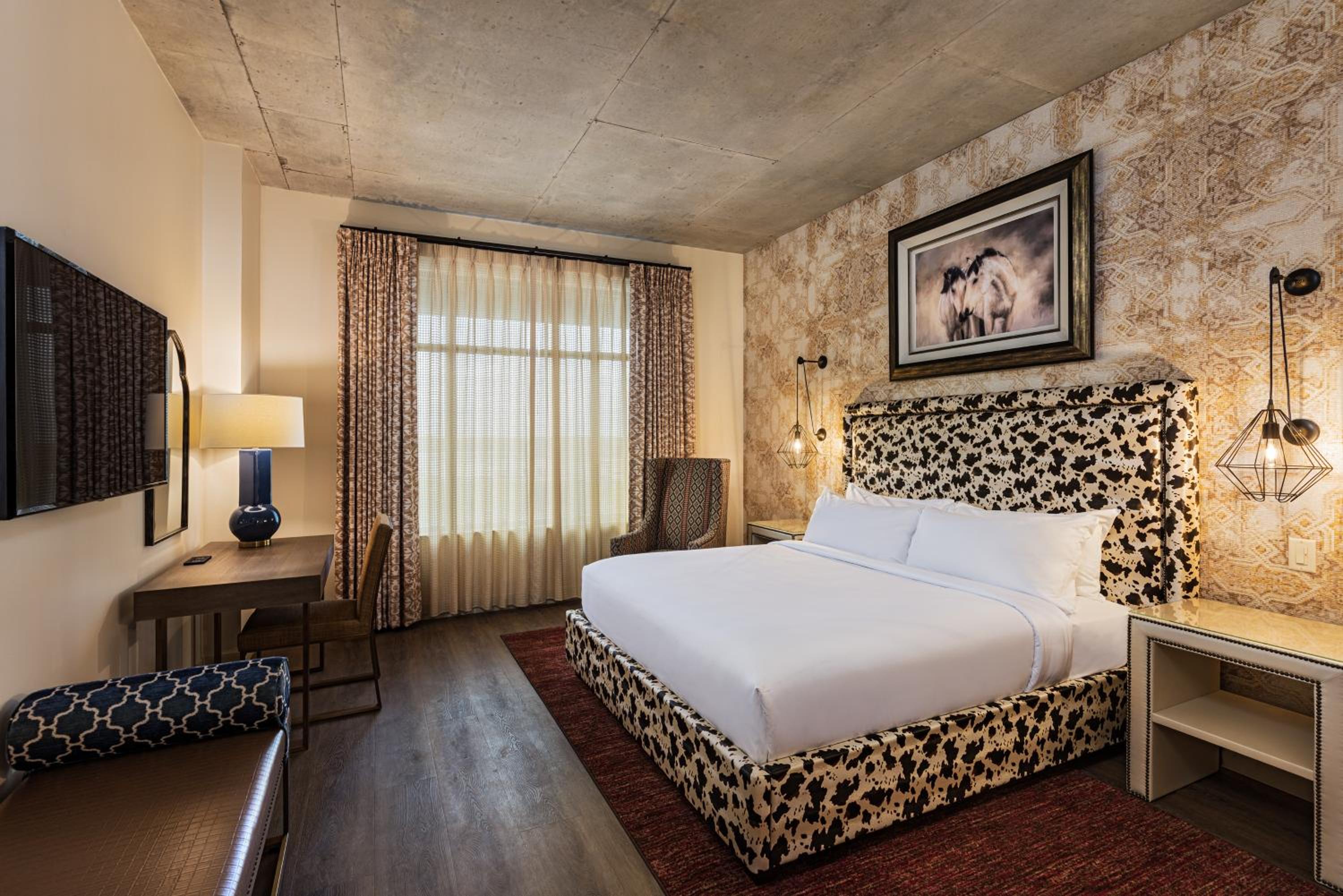 Standard King Room - Photo 4