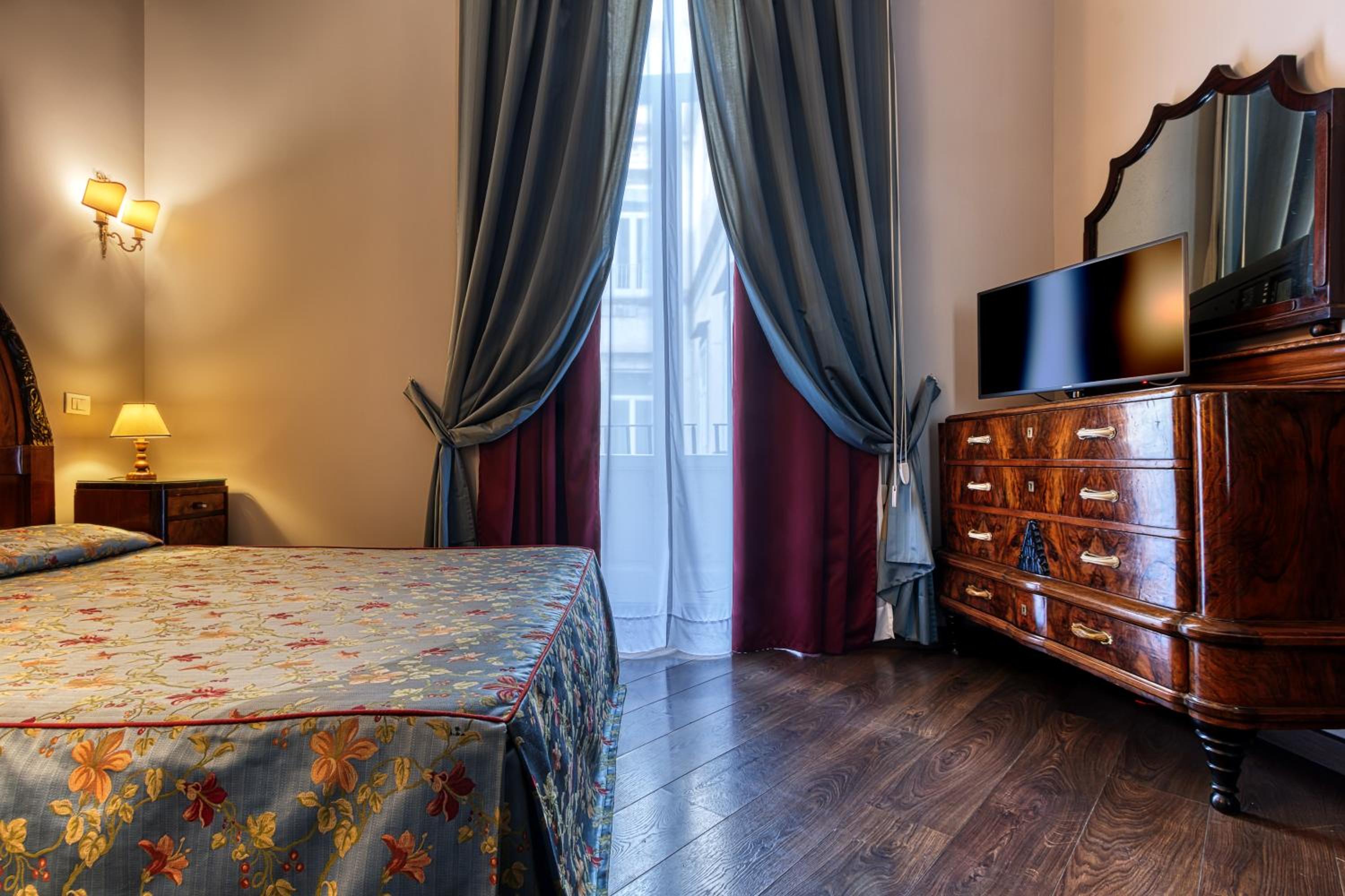 Available room thumbnail 5