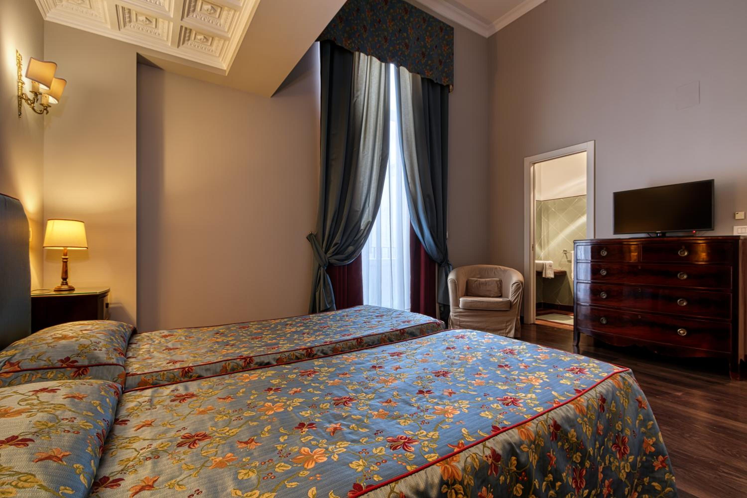 Double /Twin Comfort Room - Photo 2