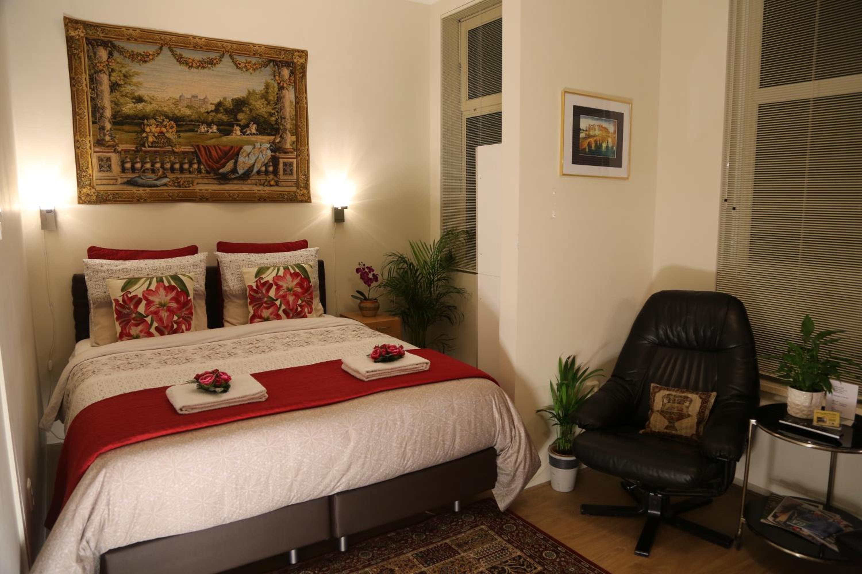 Deluxe Double Room with Garden View - Photo 2