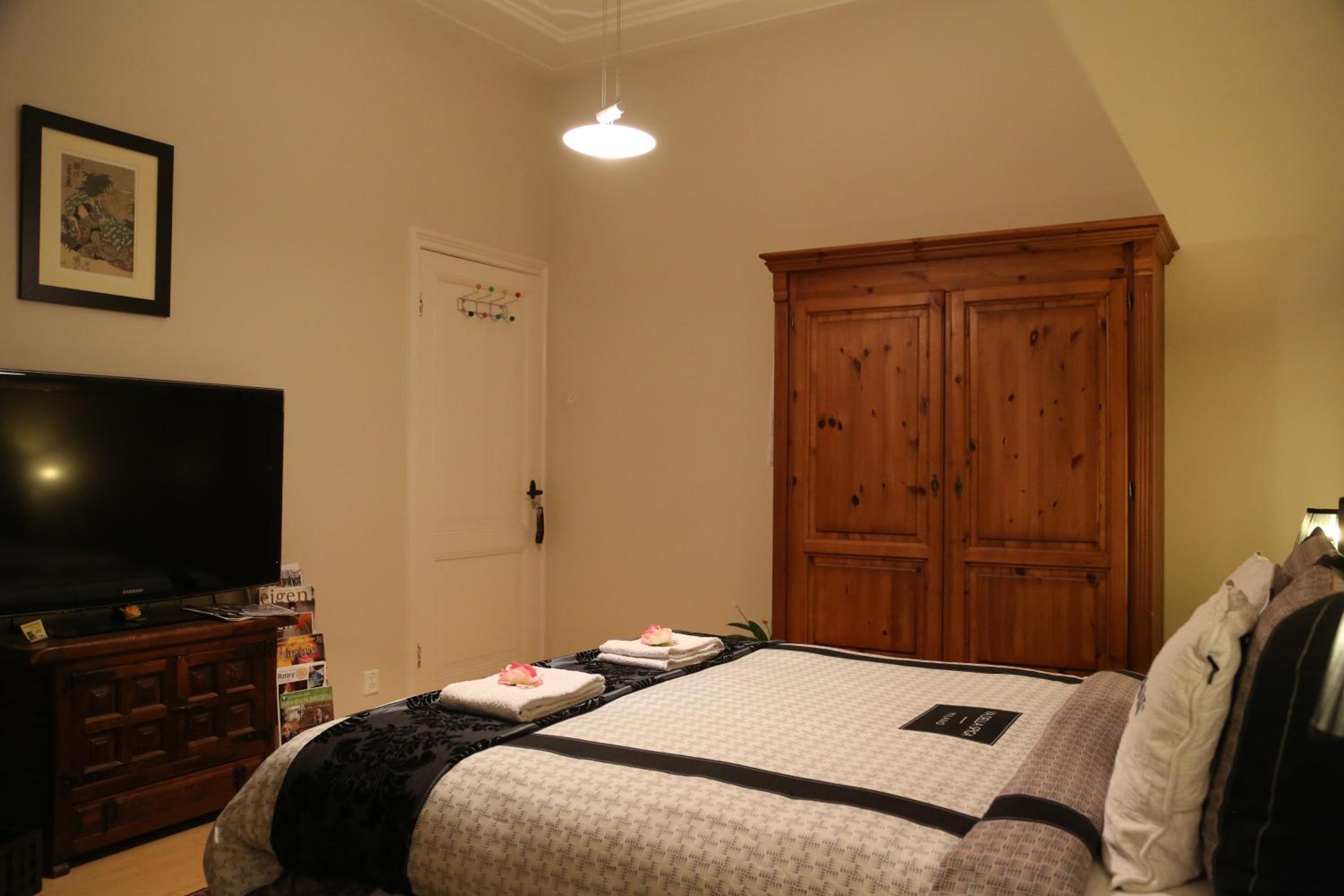 Two Connecting Double Rooms - Photo 14