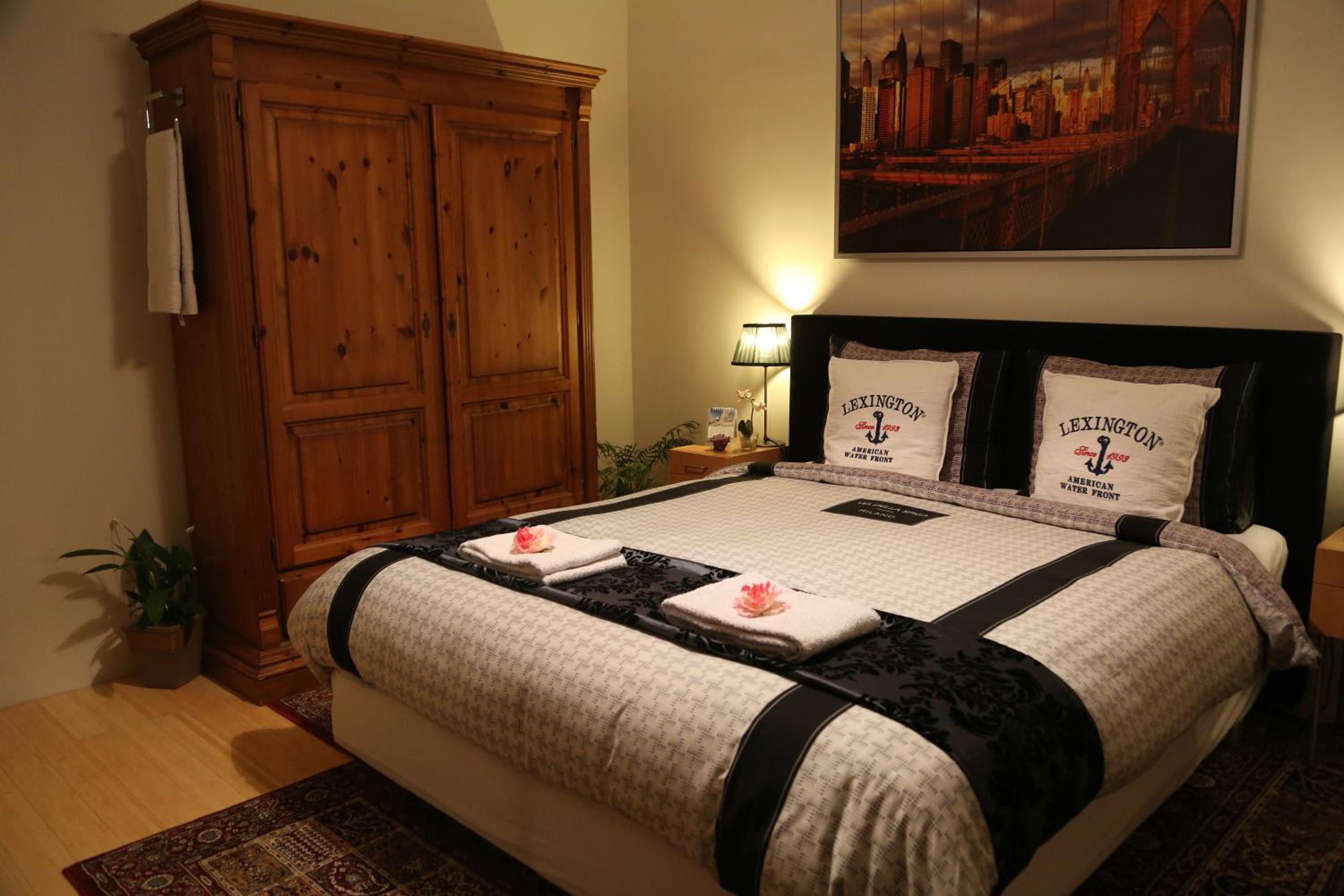 Two Connecting Double Rooms - Photo 17