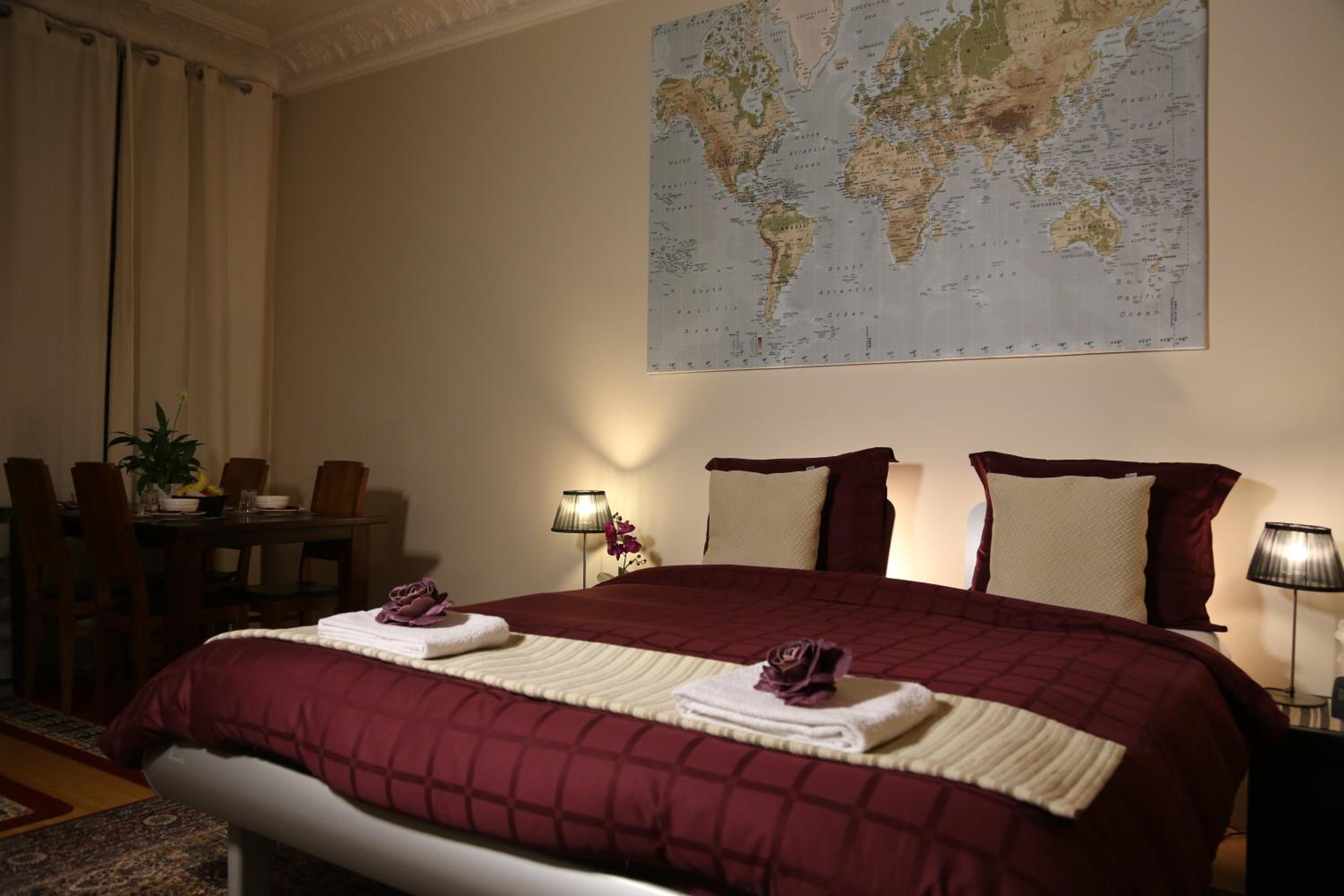Two Connecting Double Rooms - Photo 16