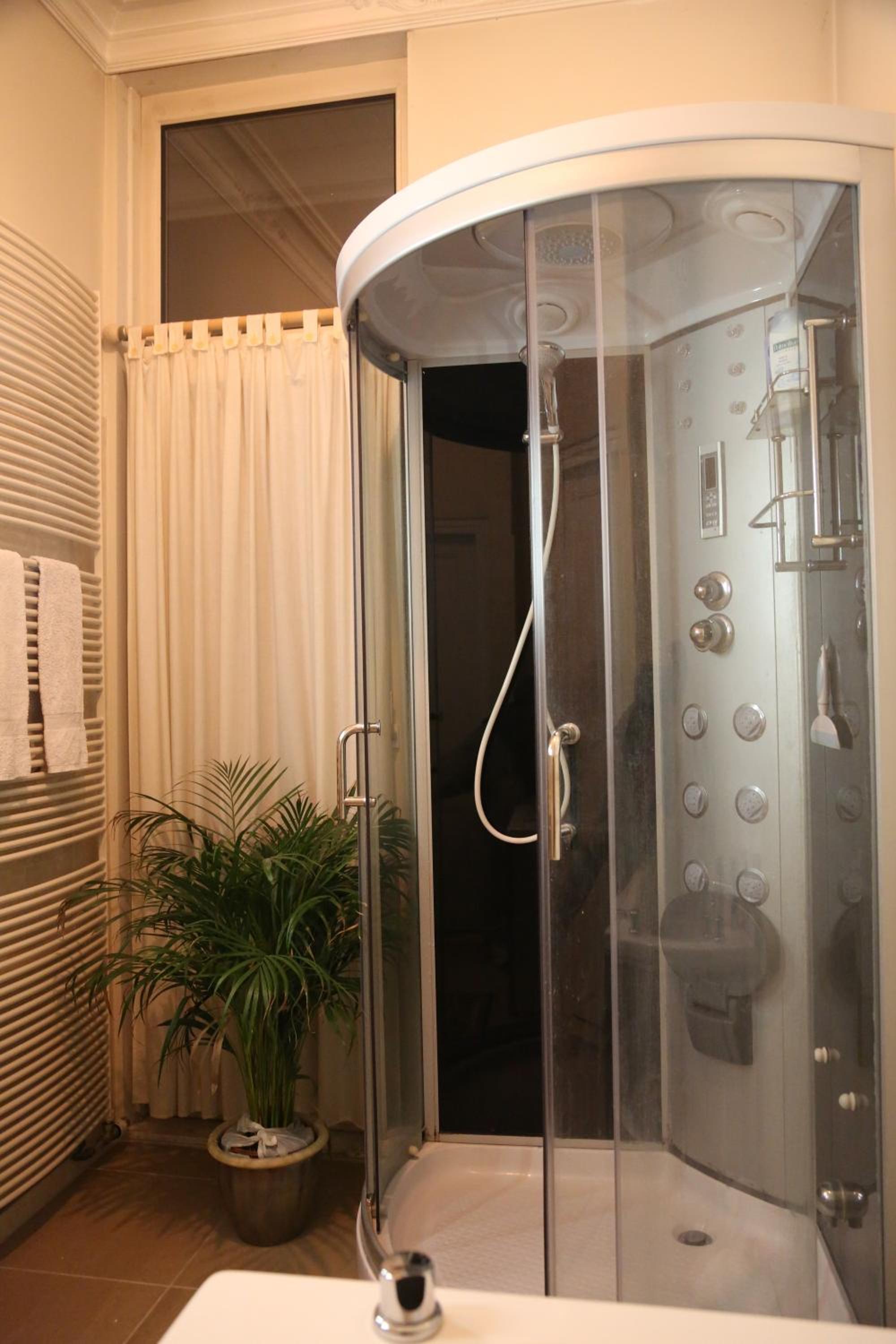 Two Connecting Double Rooms - Photo 6
