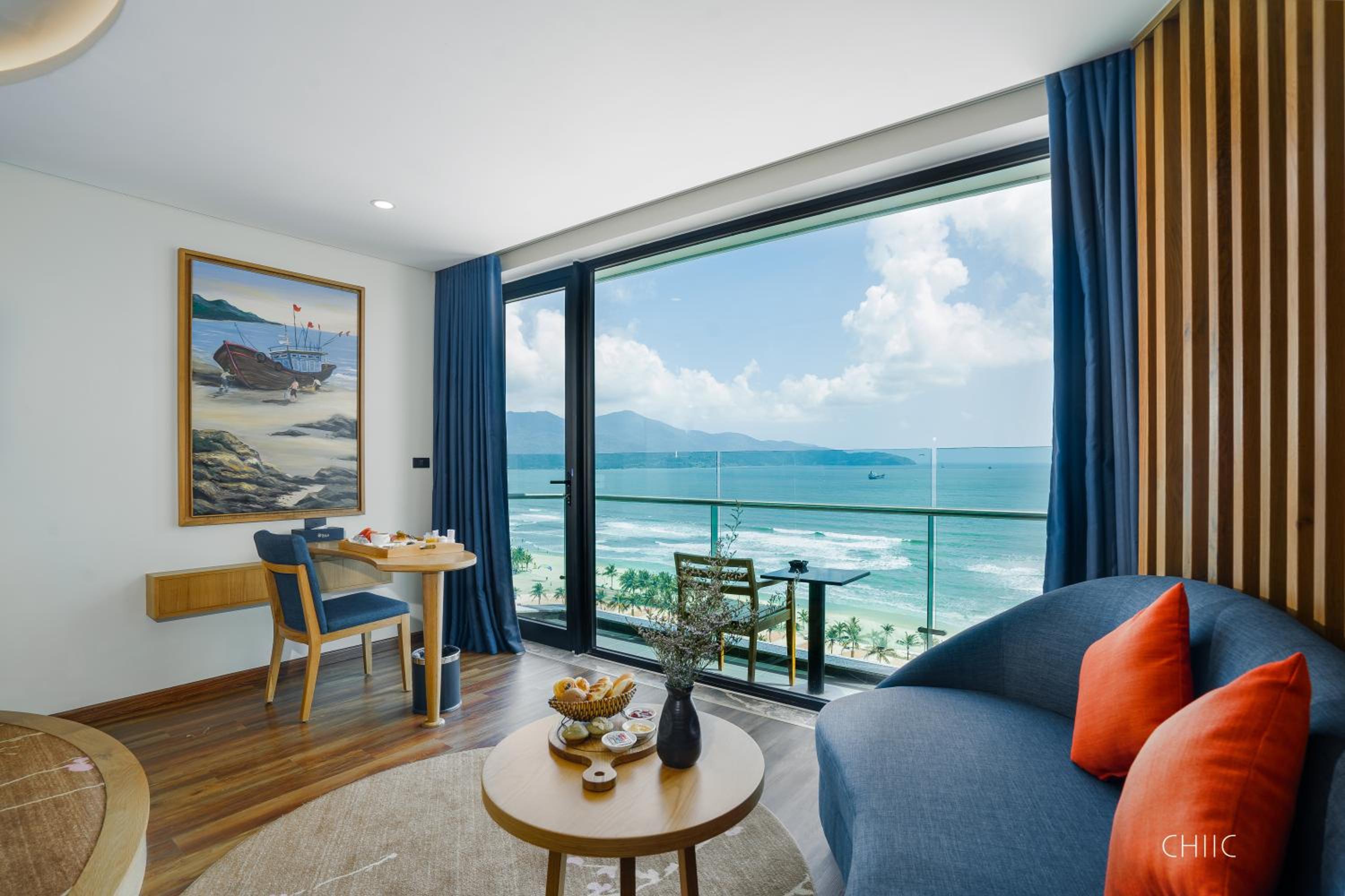 Special Offer - SALA Suite with Balcony and Sea View - Photo 11