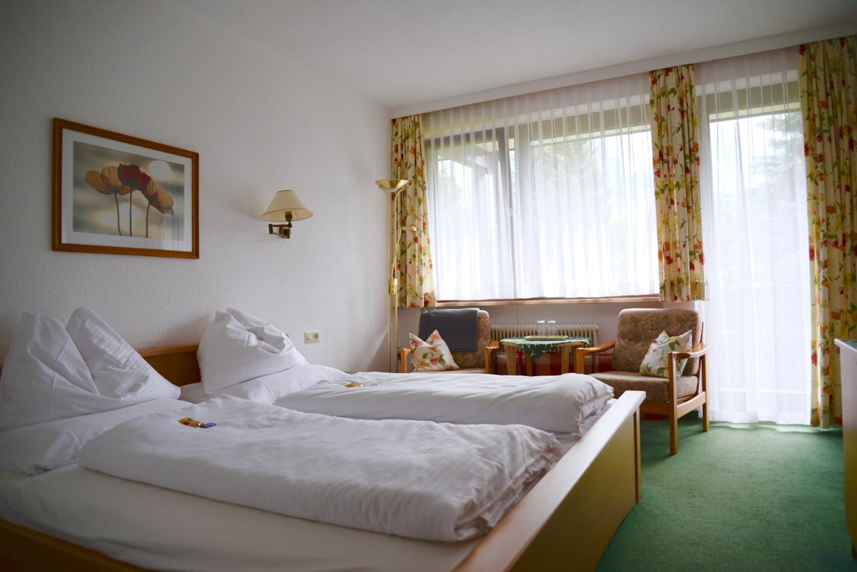 Double Room with Balcony - Photo 15