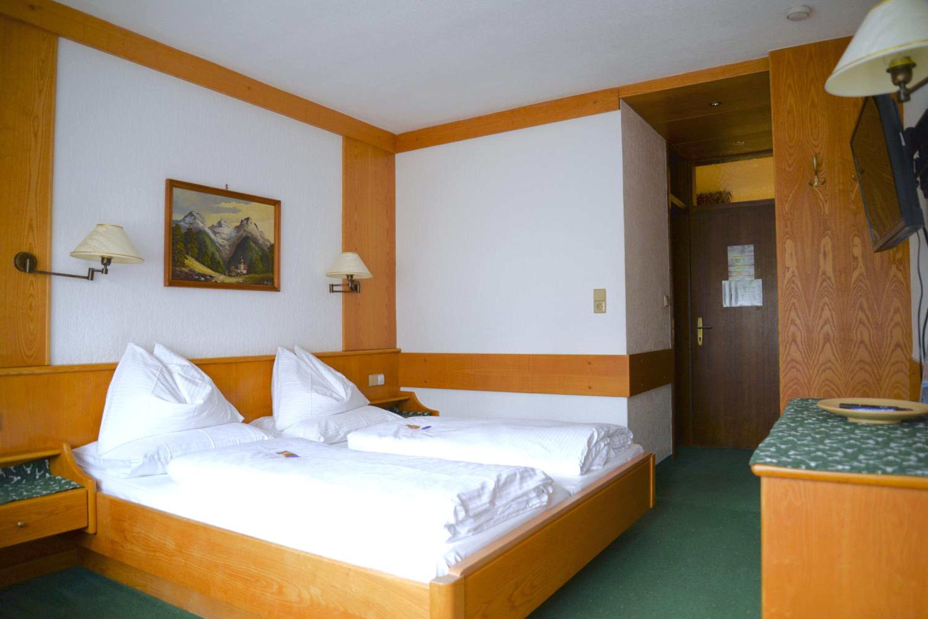 Double Room with Balcony - Photo 14