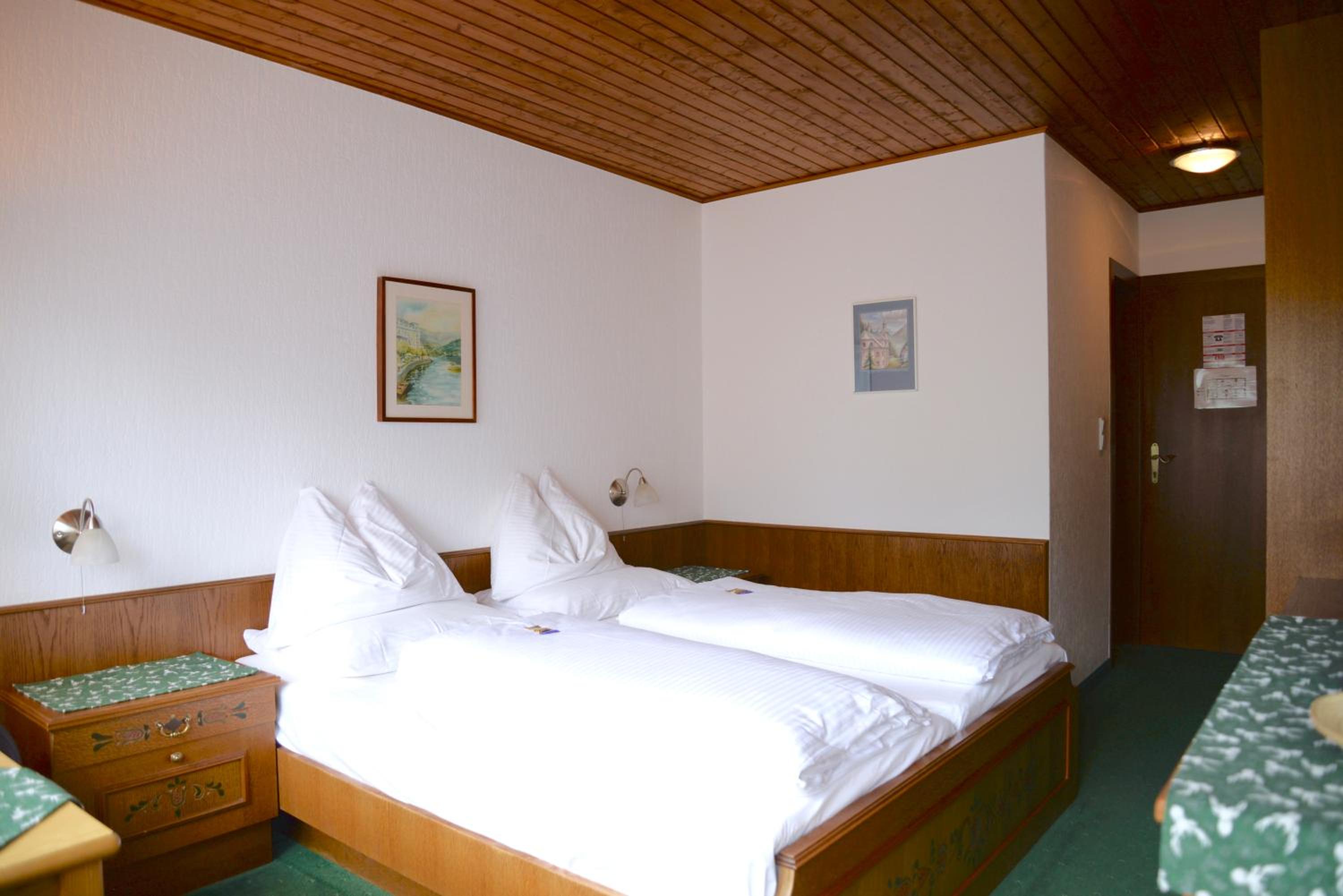 Double Room with Balcony - Photo 17