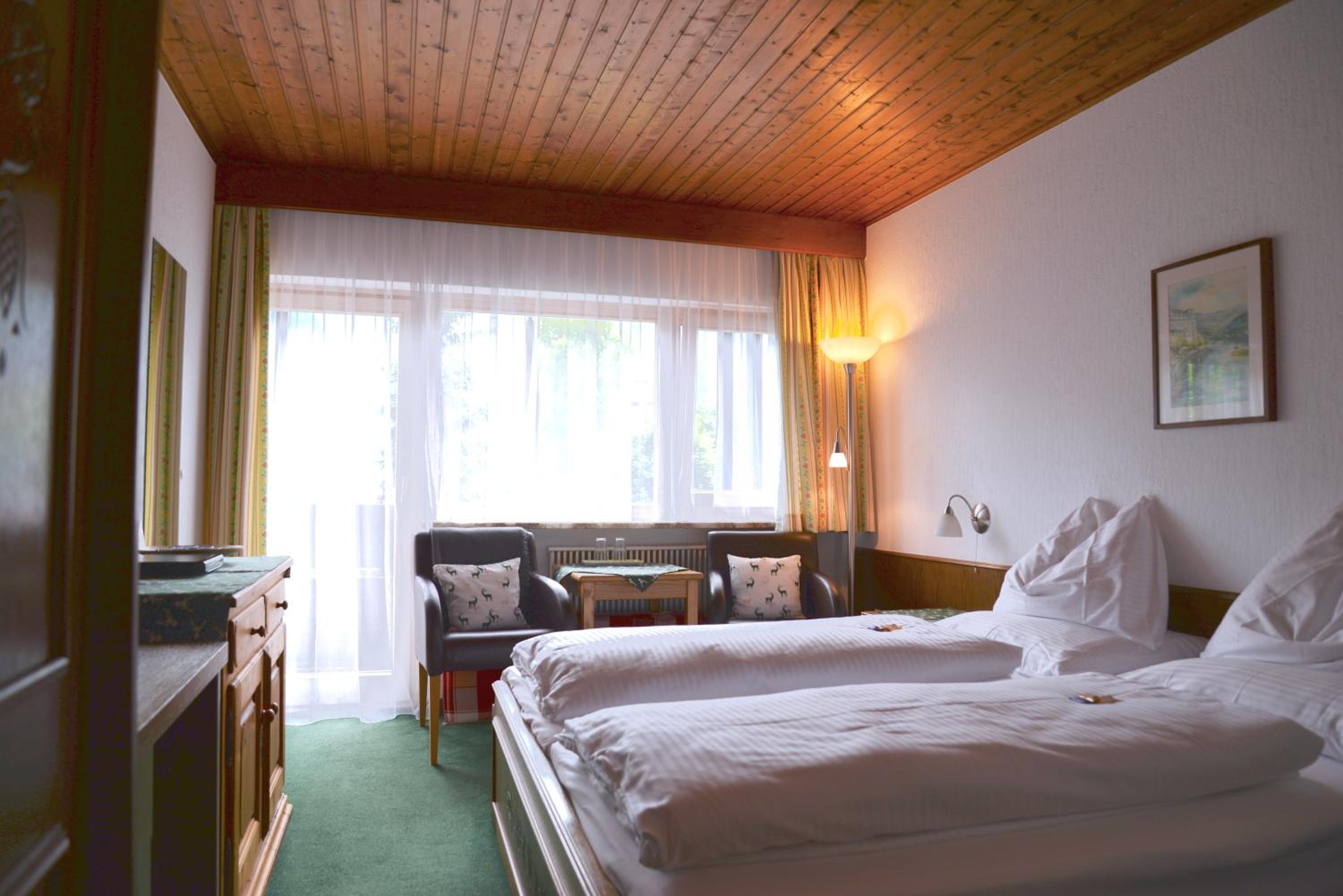 Double Room with Balcony - Photo 18