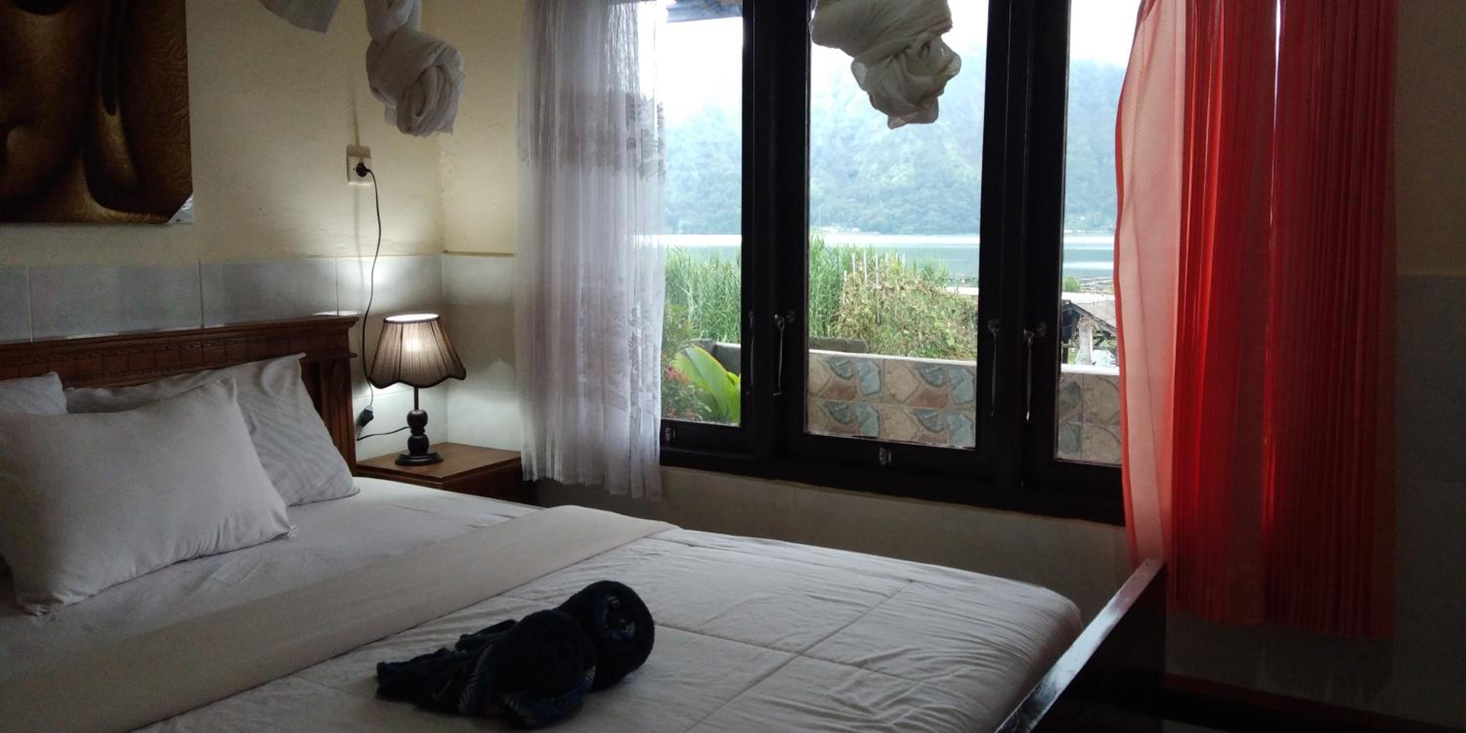 Double Room with Lake View - Photo 2