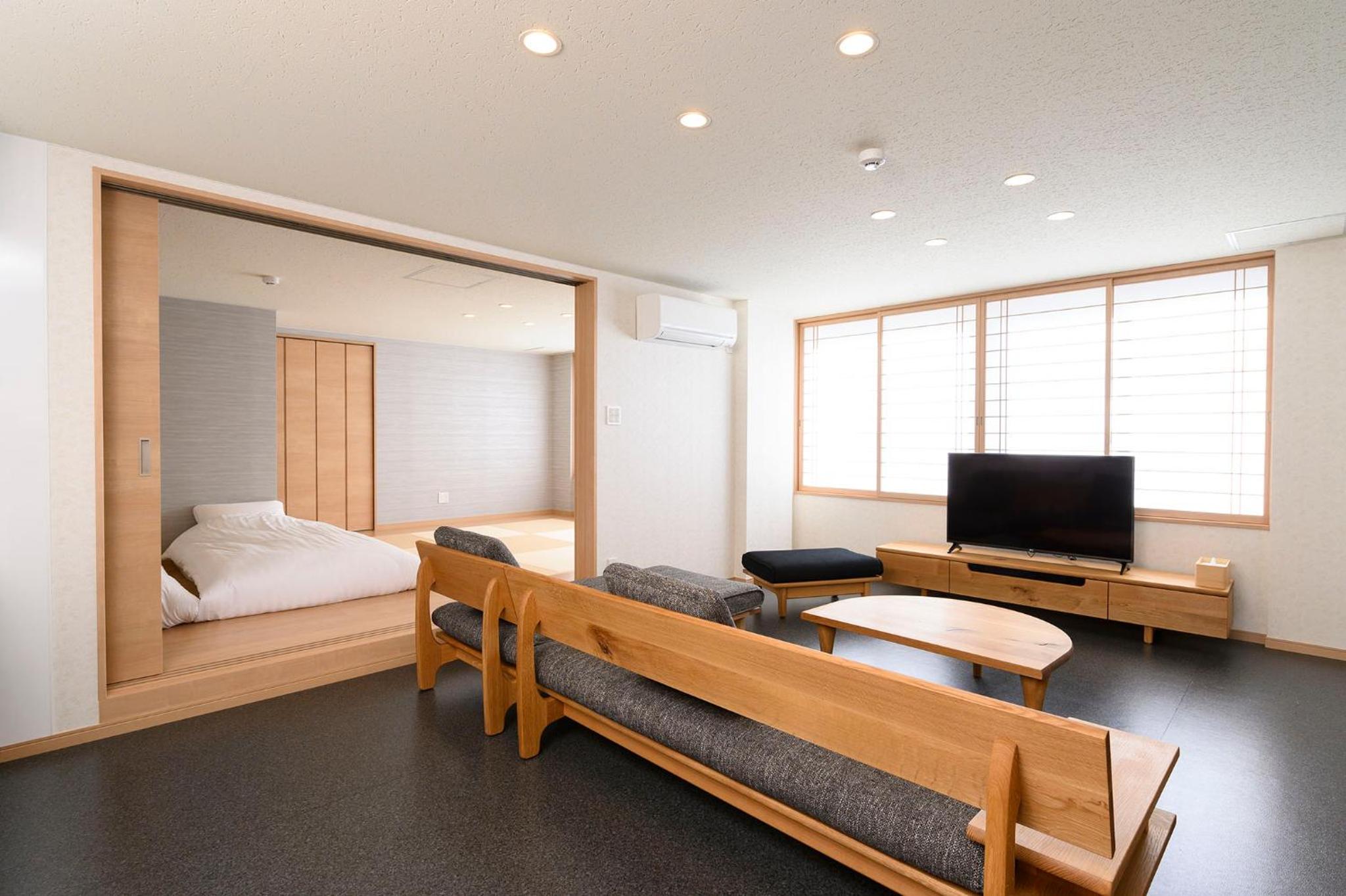 Deluxe Suite - Photo 13