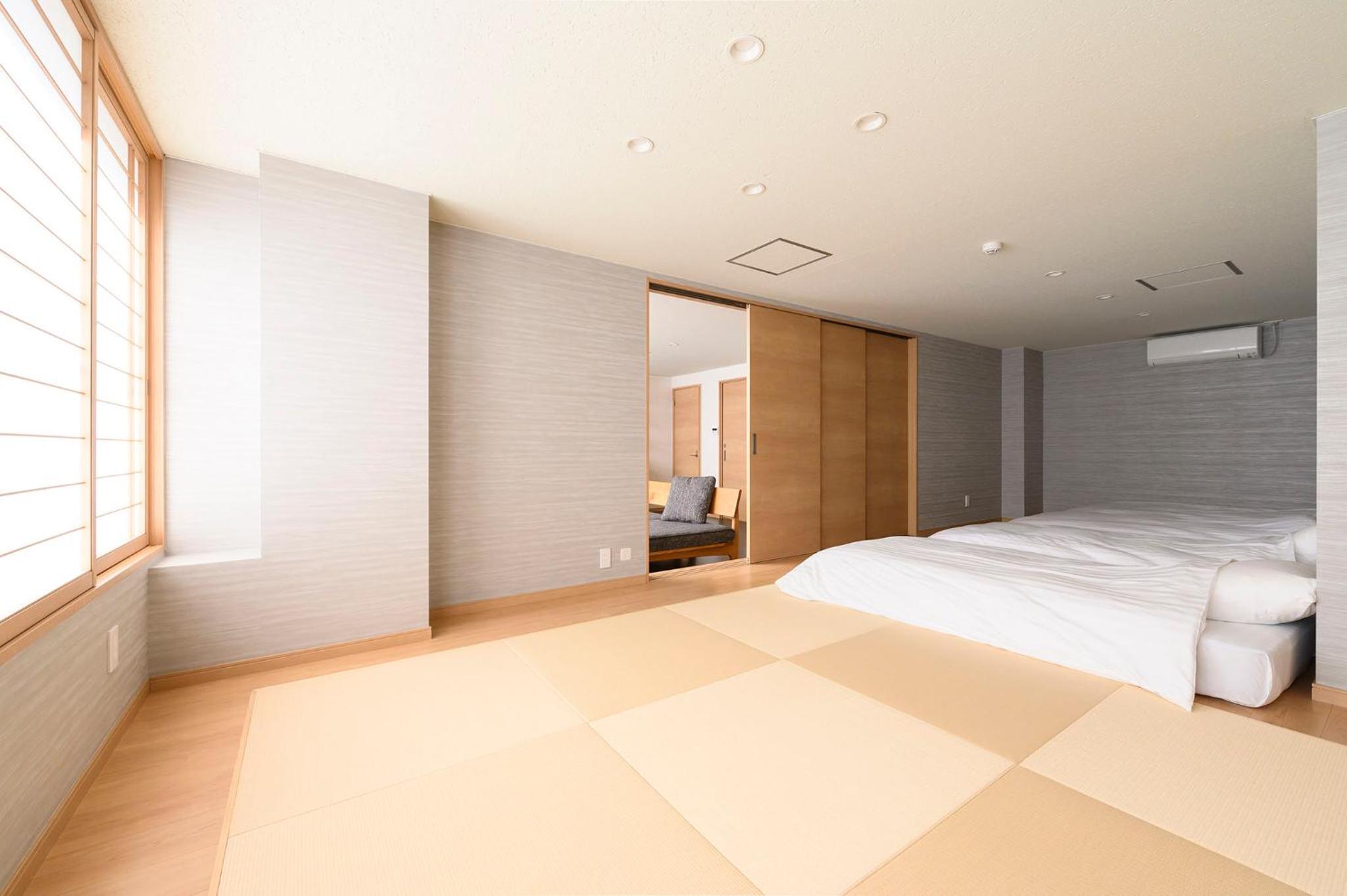 Deluxe Suite - Photo 11