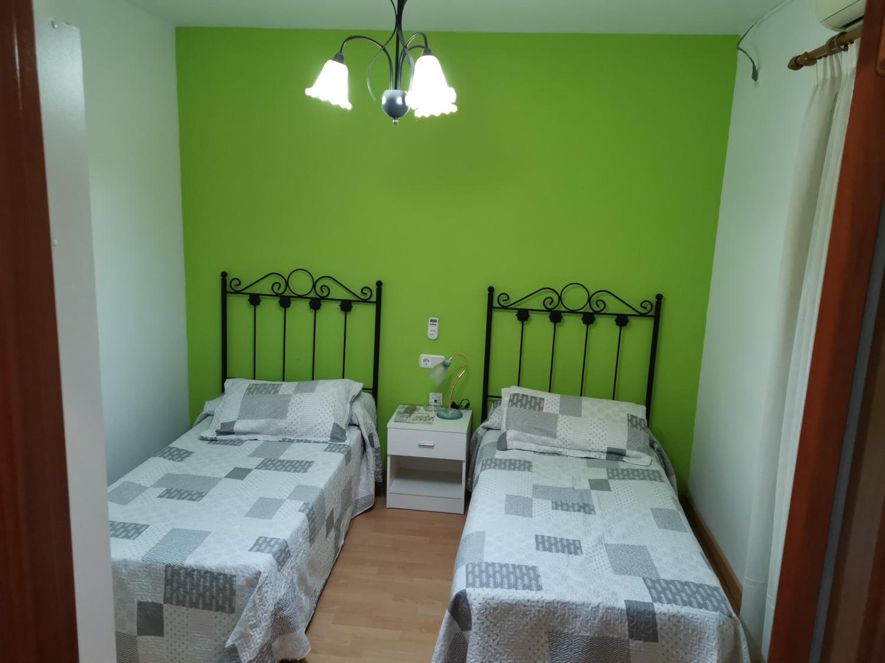 Standard Double or Twin Room - Photo 6