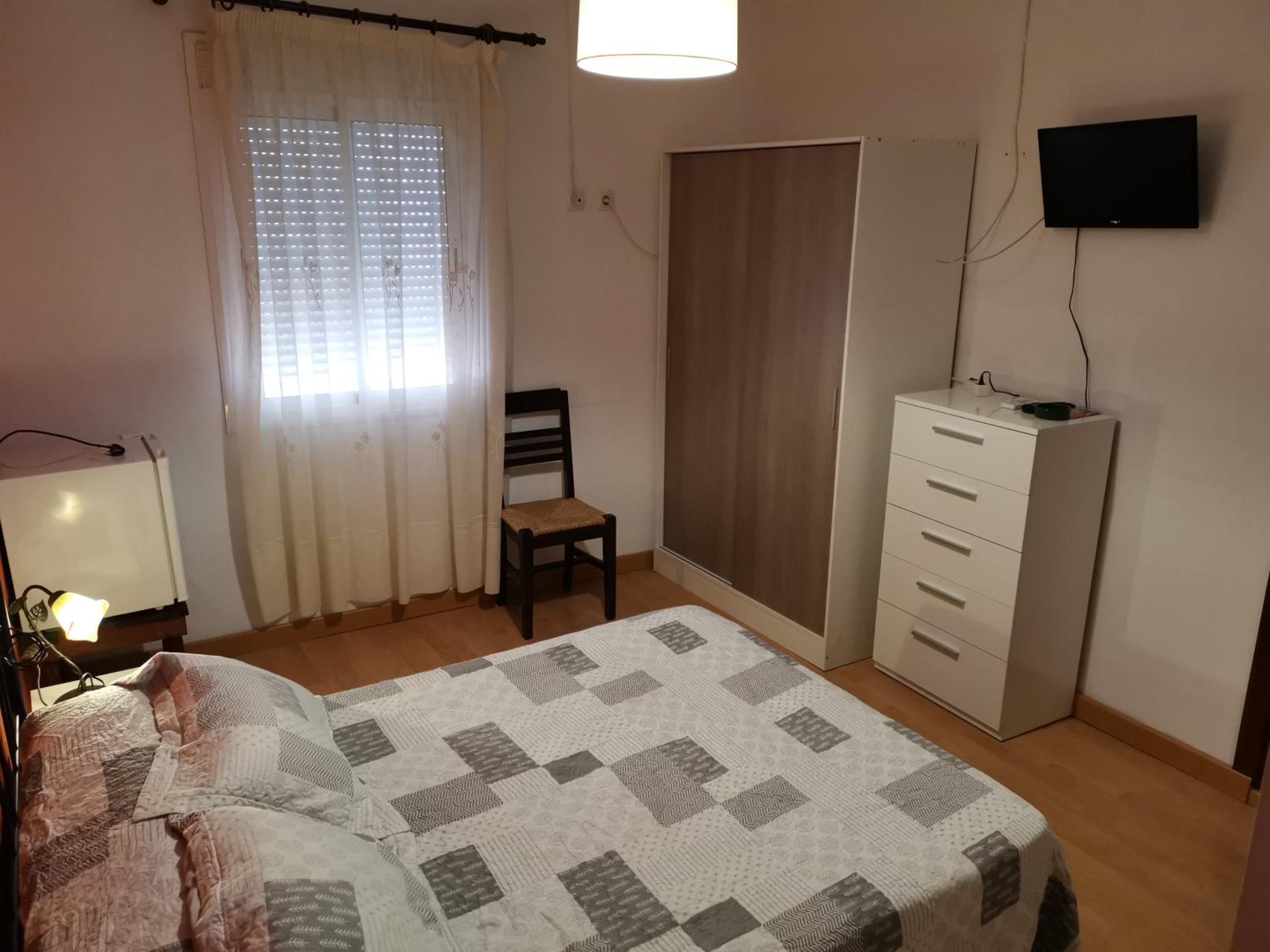Double or Twin Room - Photo 2