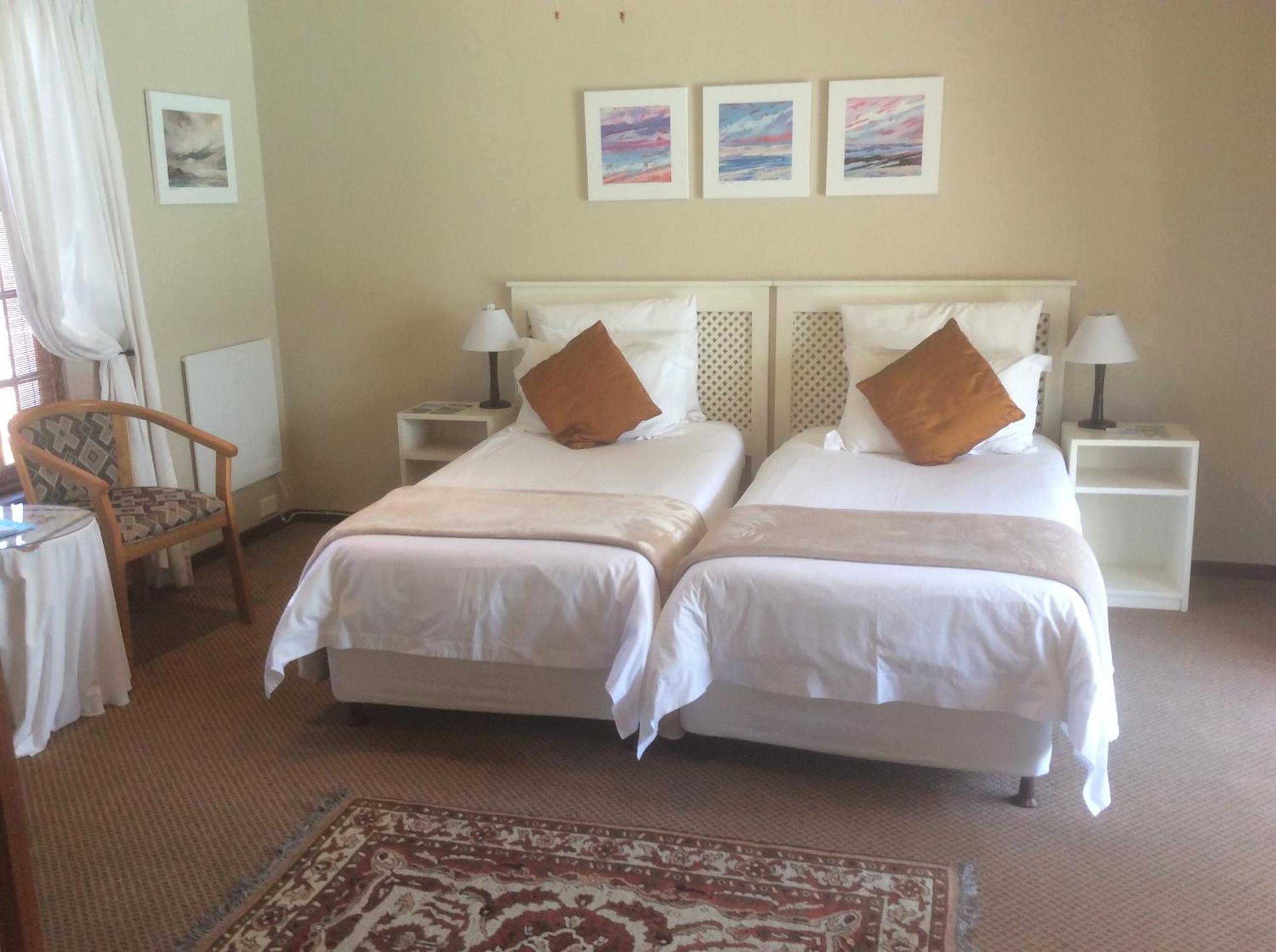 Double or Twin Room - Photo 3