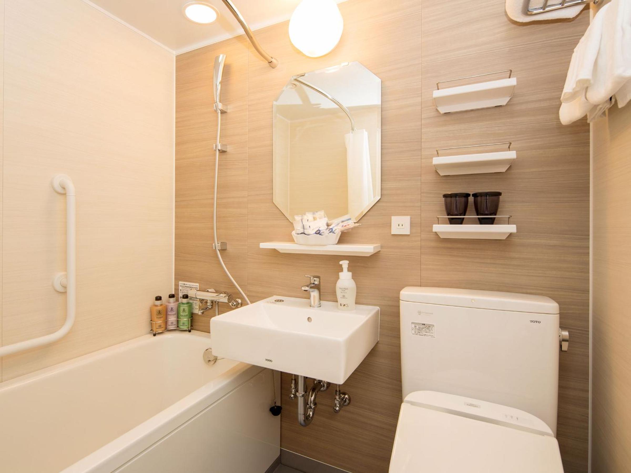 Room Selected at Check-in 1 adult (No choice of bed preference) thumbnail 5