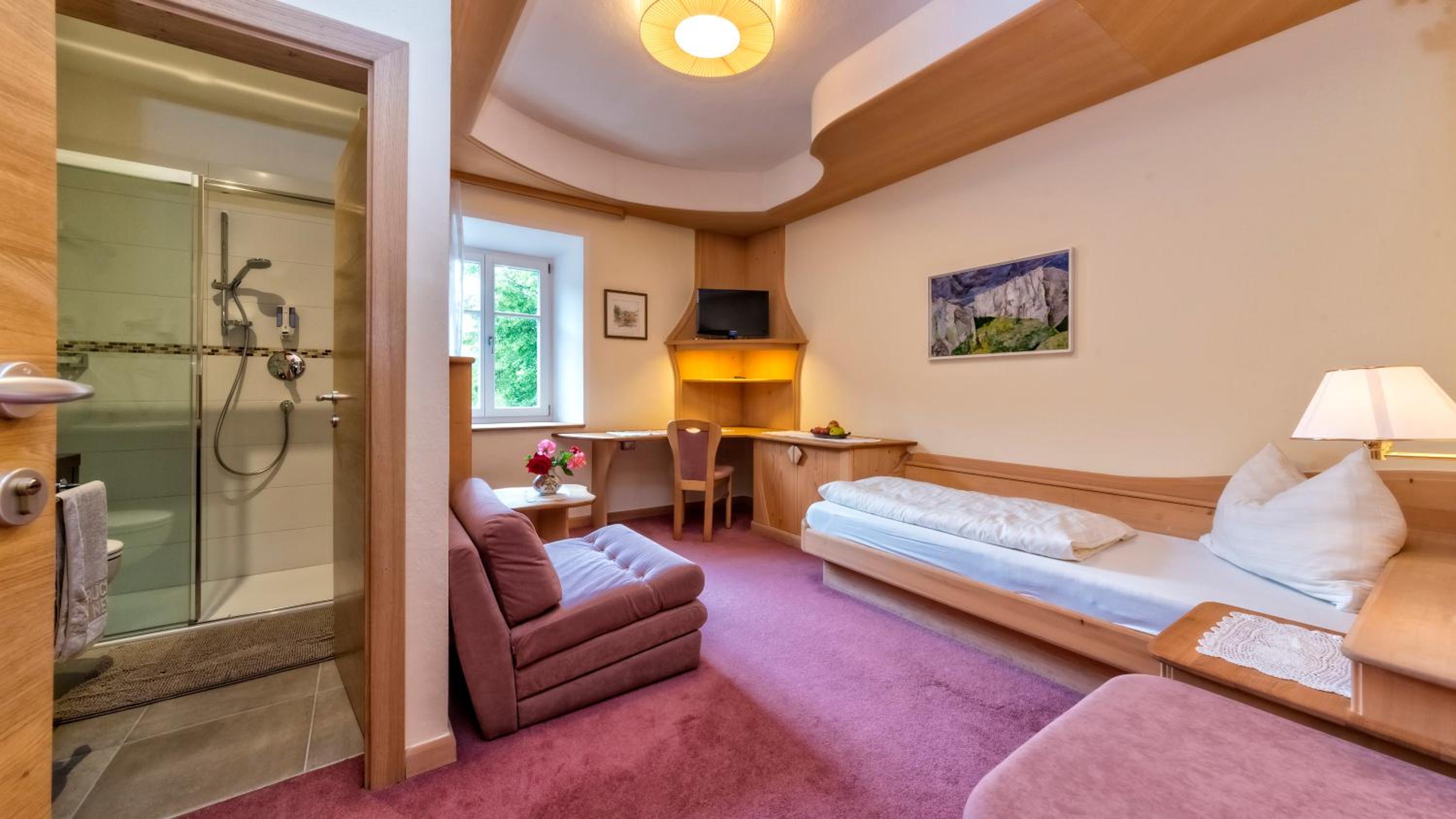 Single Room photo 2