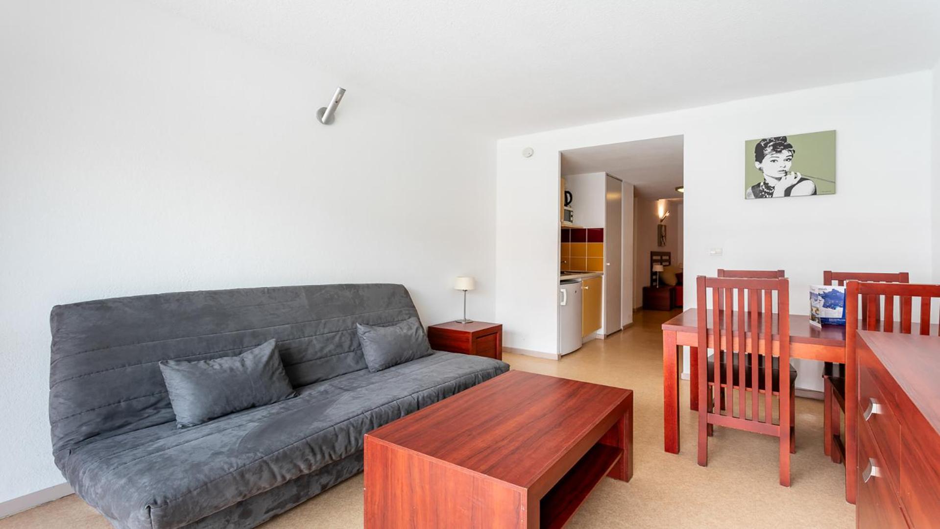 Studio (2 Adults)