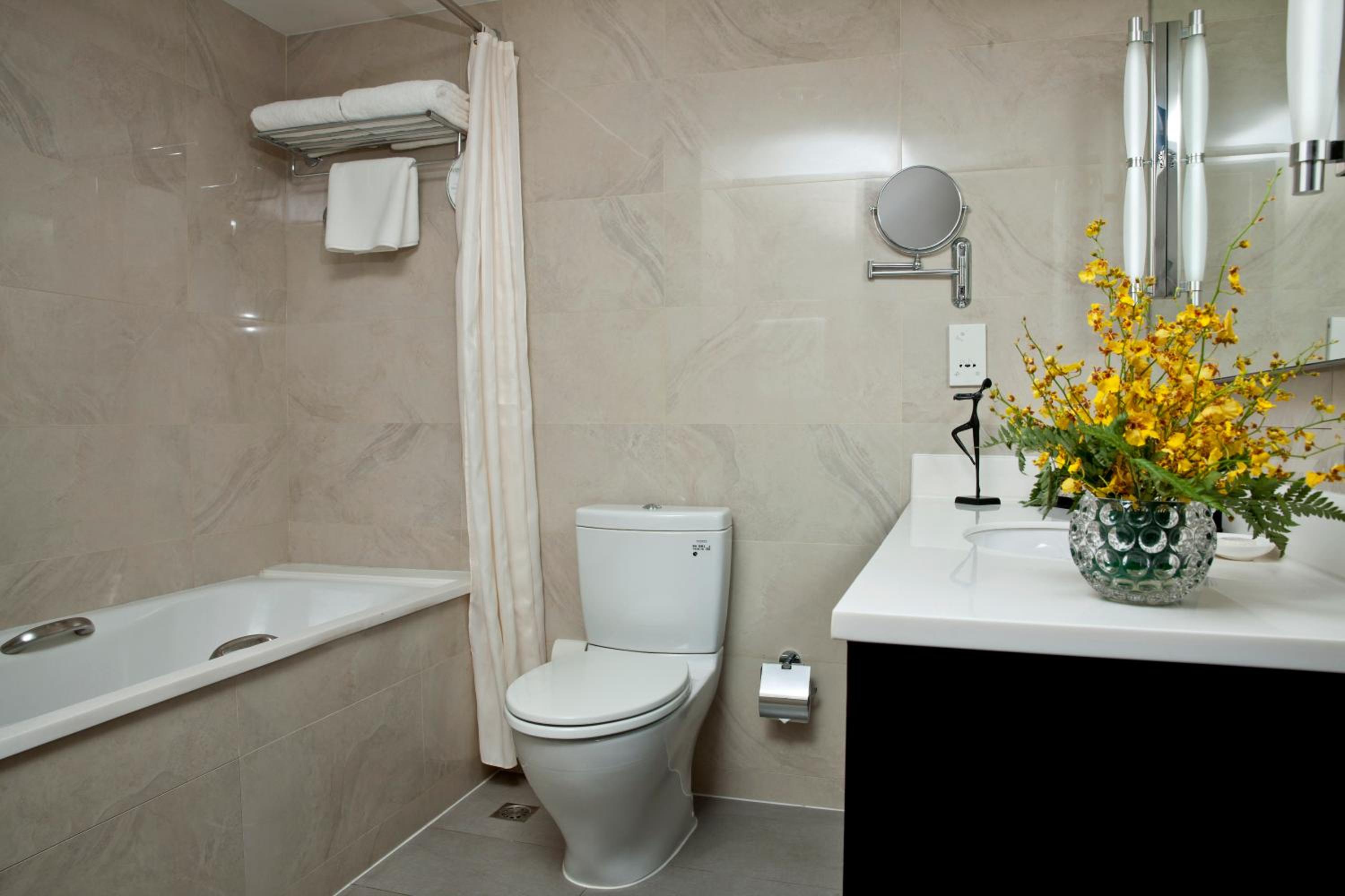 One-Bedroom Deluxe Apartment photo 2