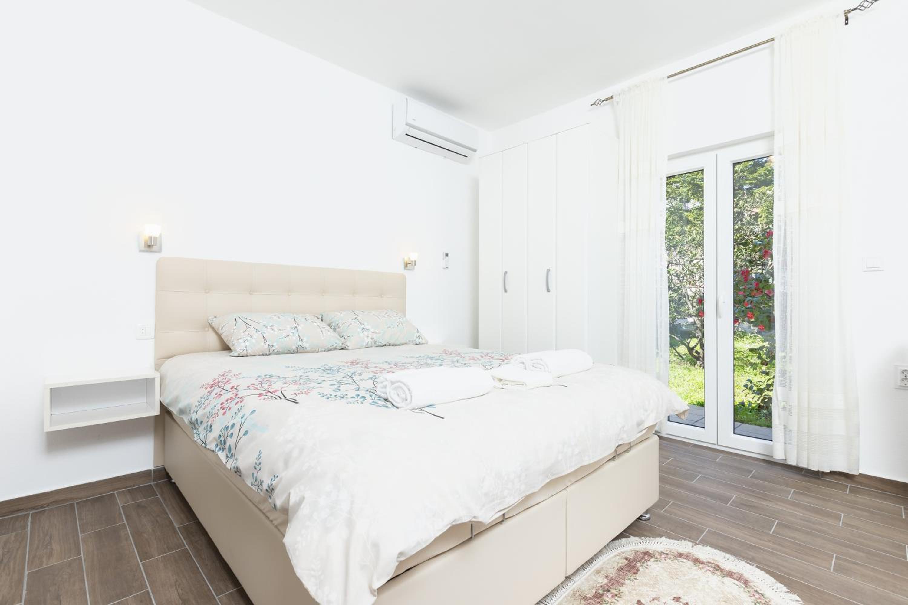 Studio Apartment photo 3