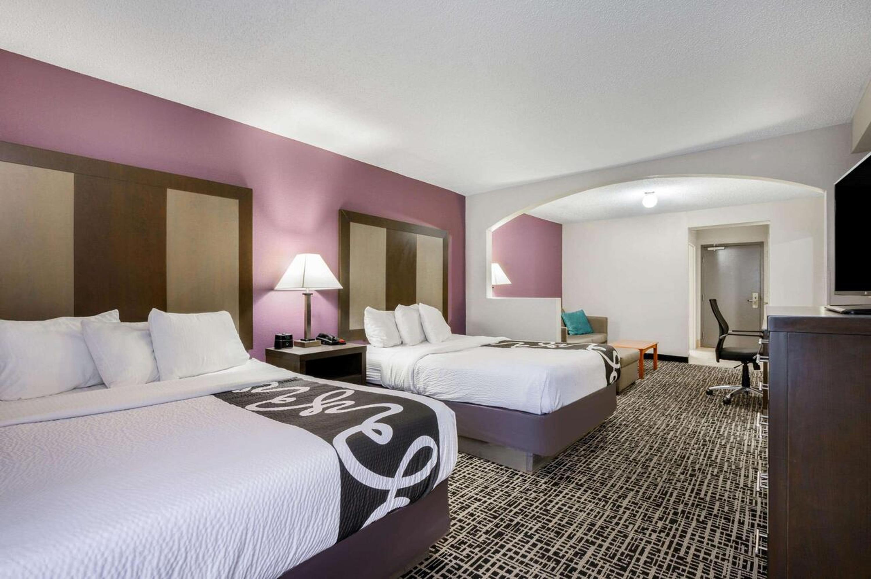 Studio Suite with Two Queen Beds - Non-Smoking - Photo 1