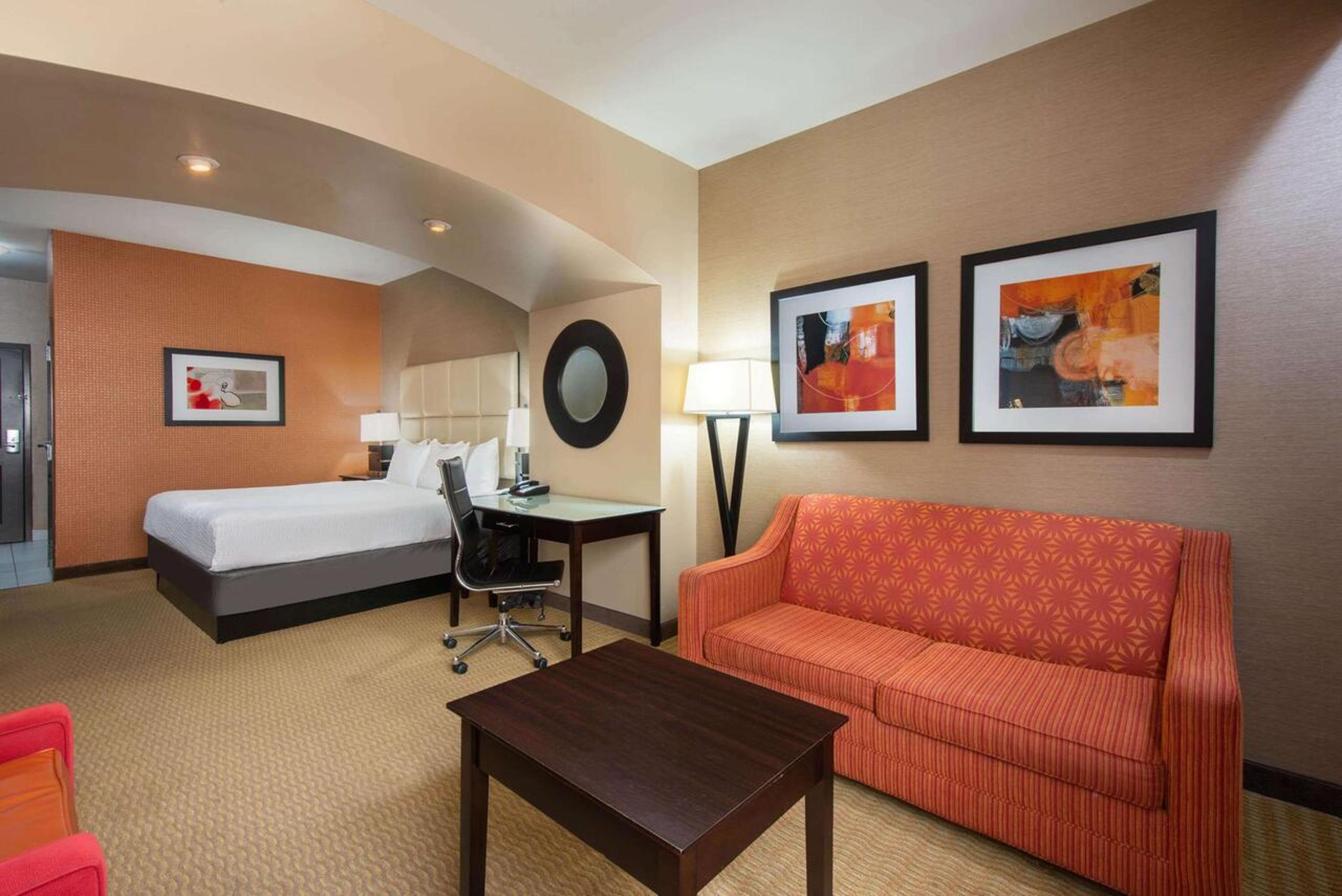 Executive King Room - Non-Smoking - Photo 3