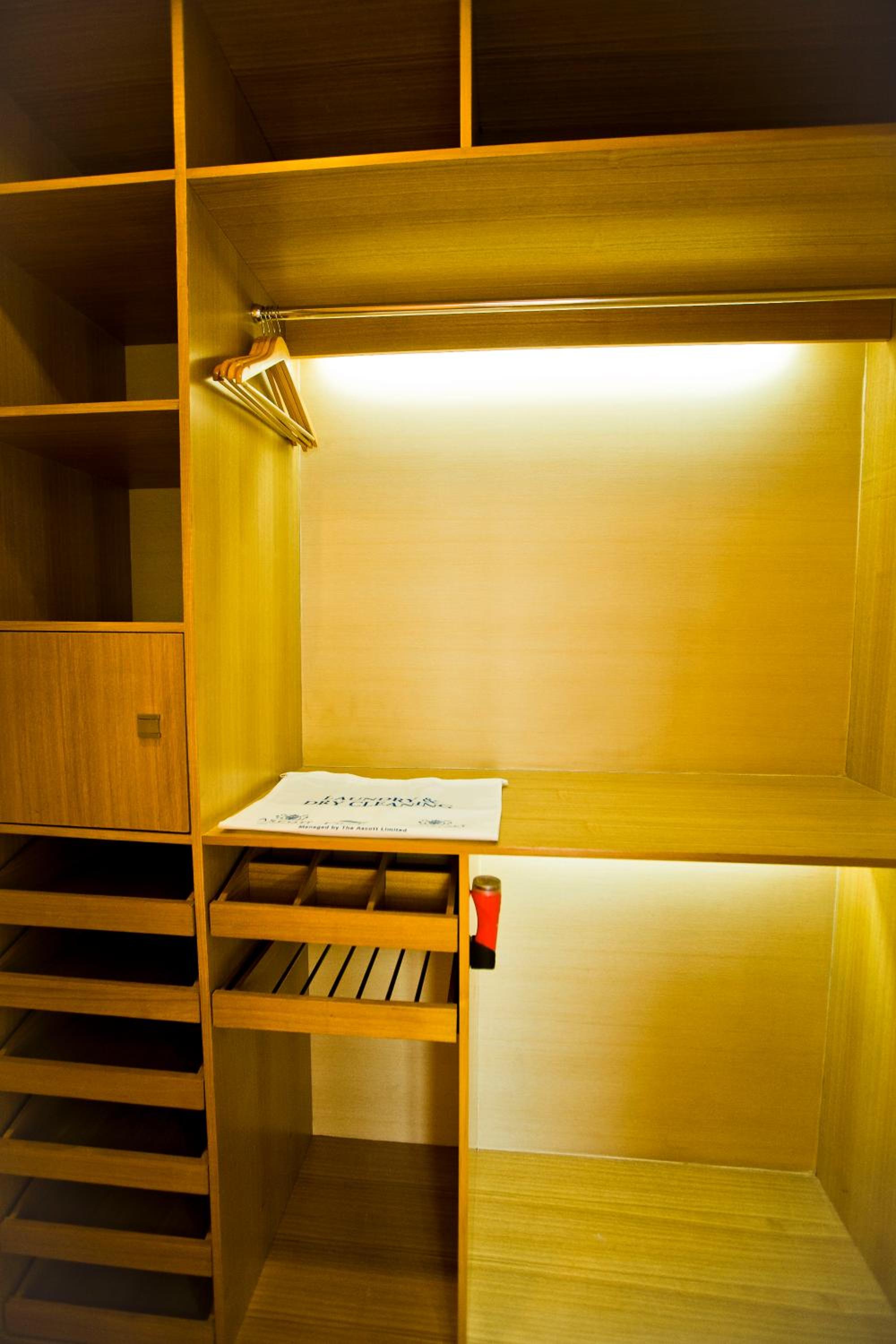 One-Bedroom Deluxe Apartment photo 2