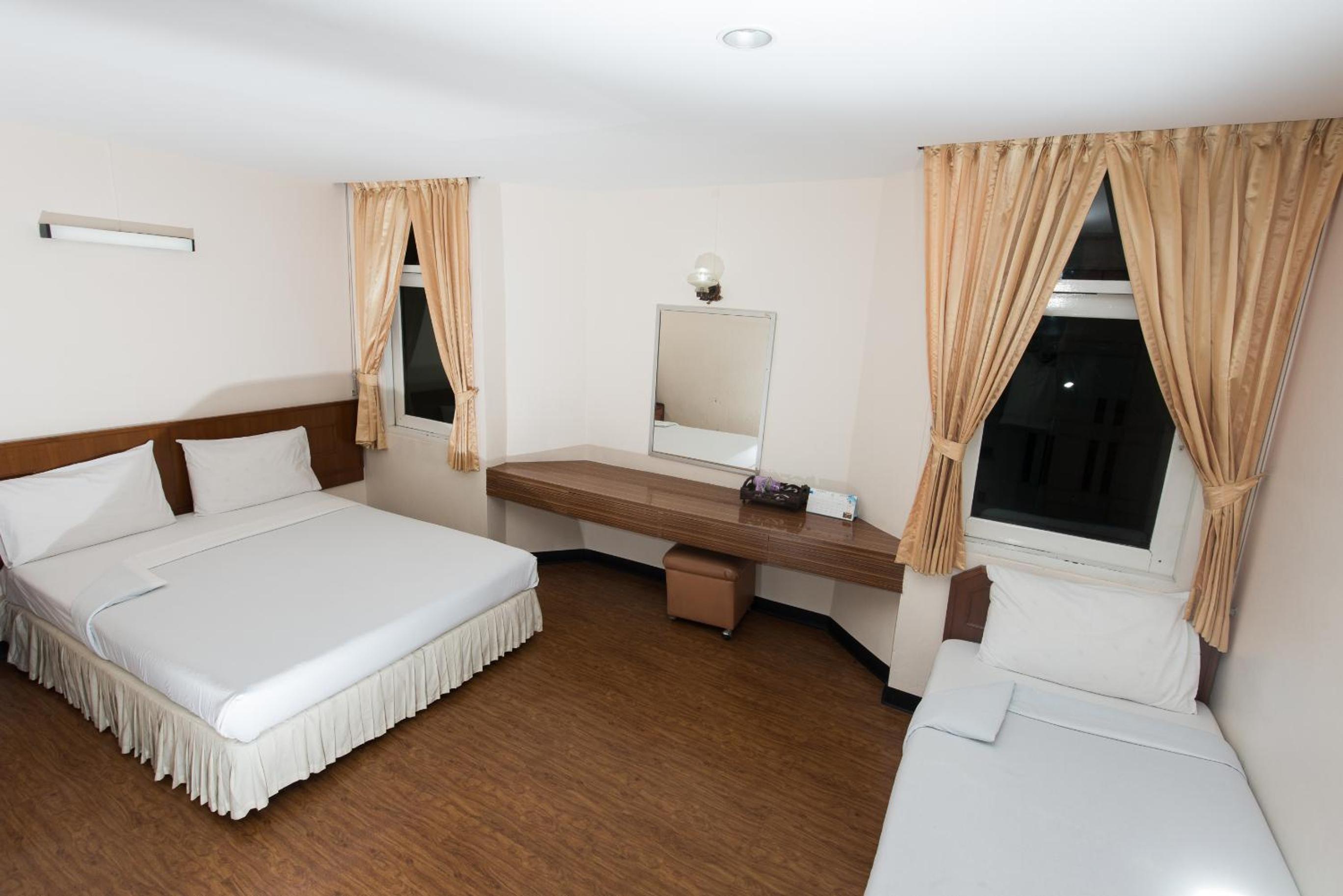 Standard Triple Room photo 2