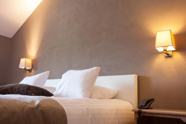 Double Room with Bath - Photo 1
