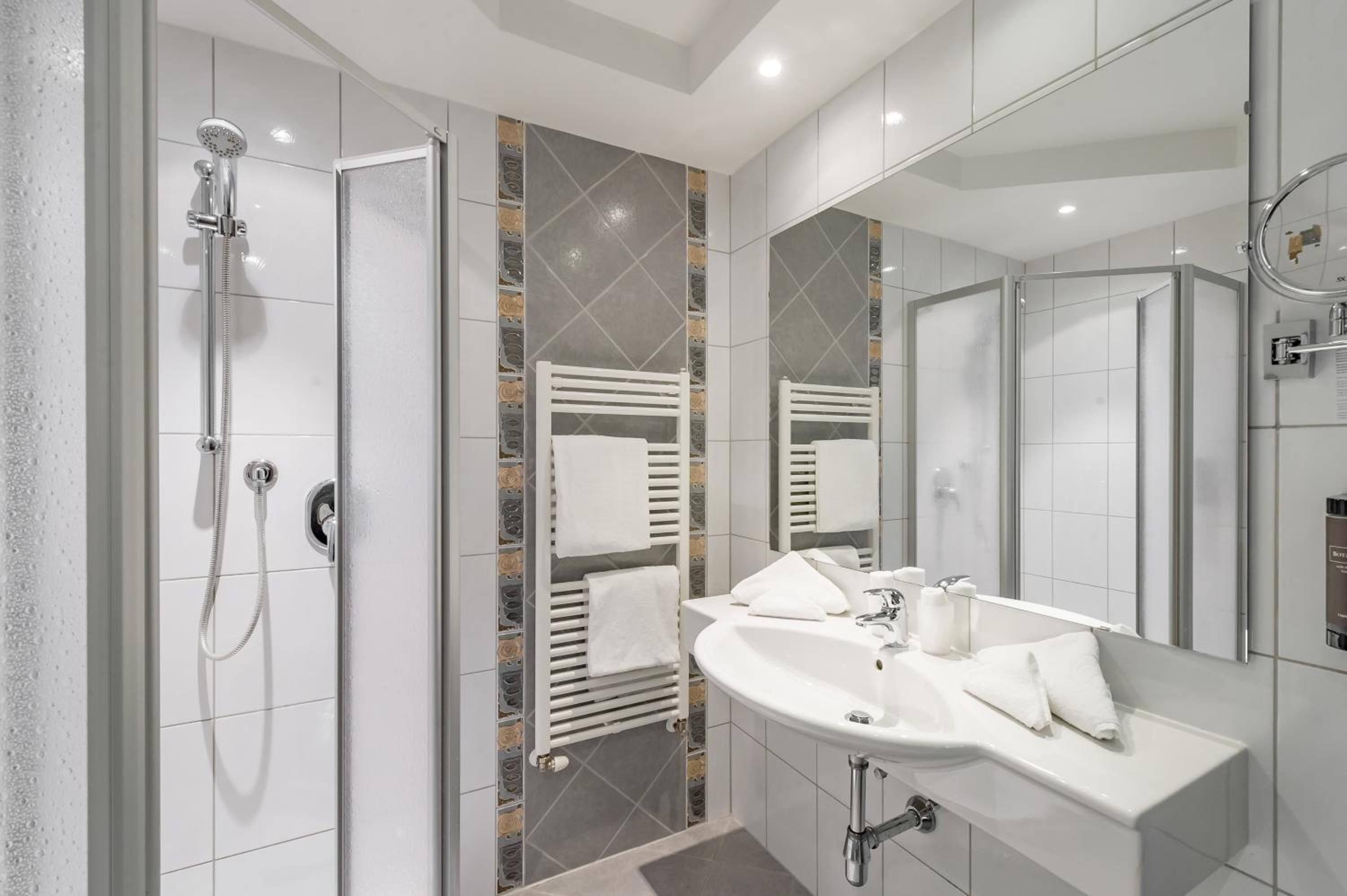 Superior Double Room - Photo 10