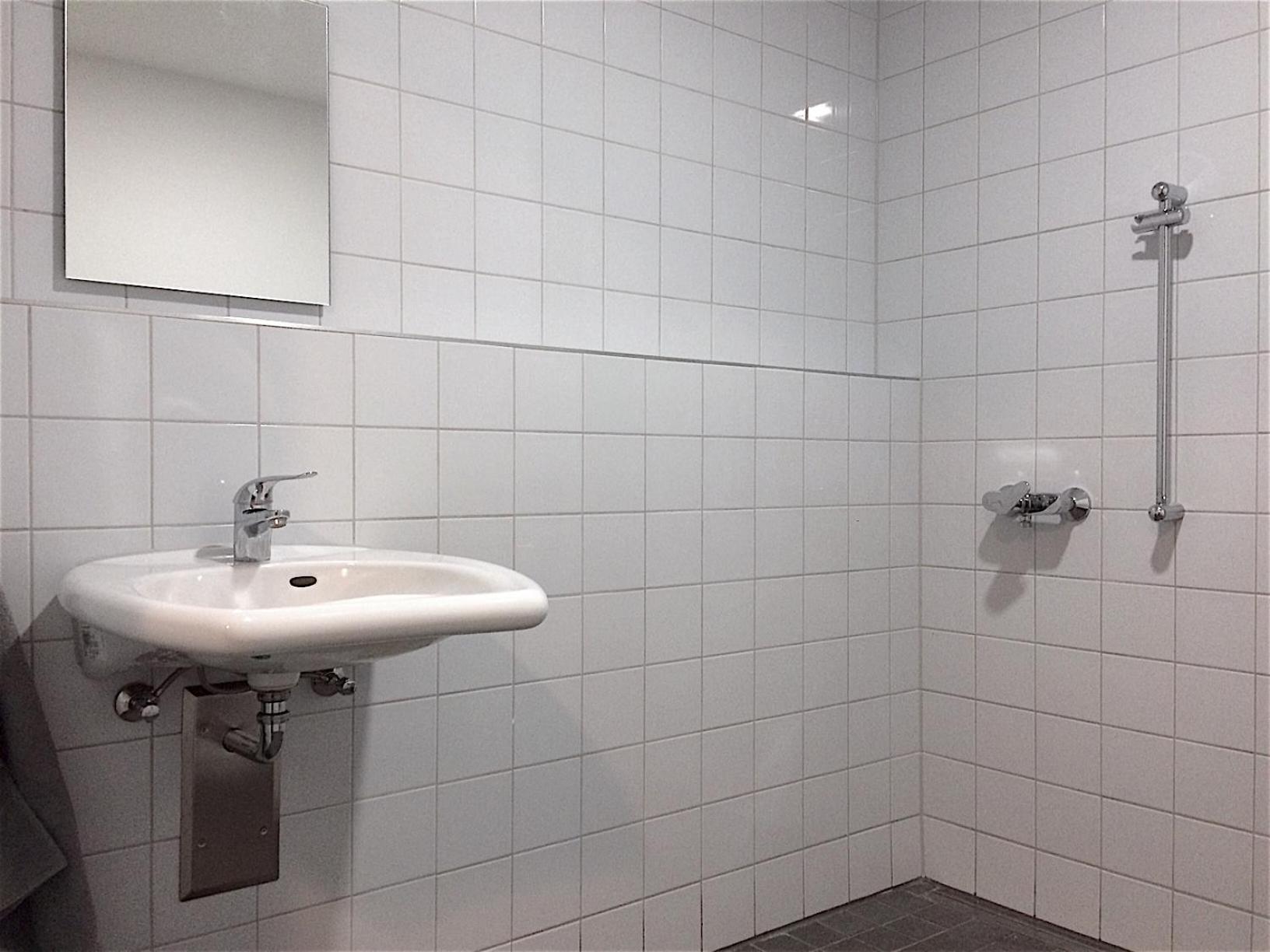 Double Room with Shared Bathroom photo 3