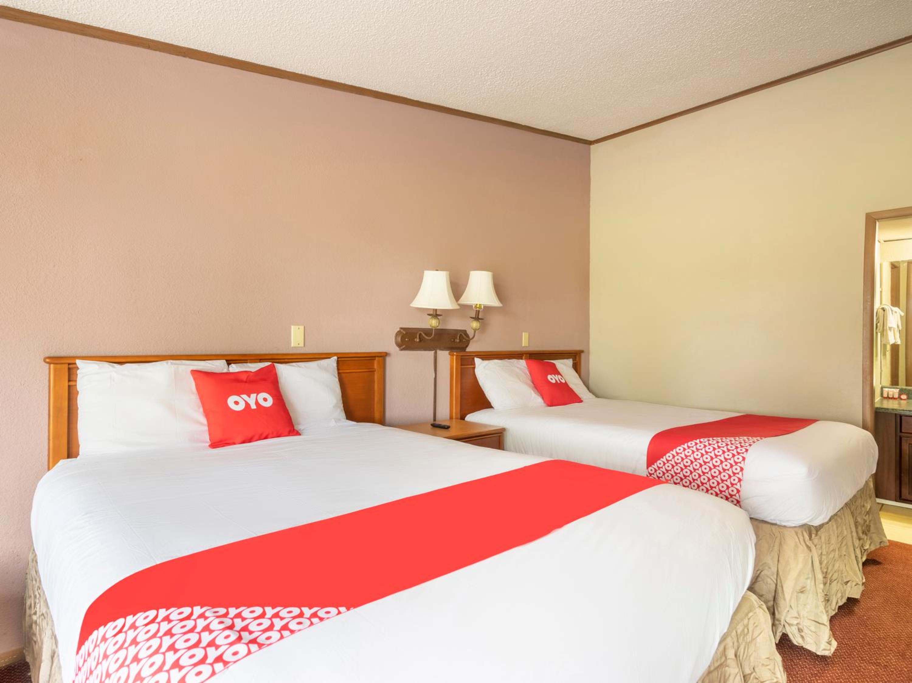 Double Room with Two Double Beds - Photo 1