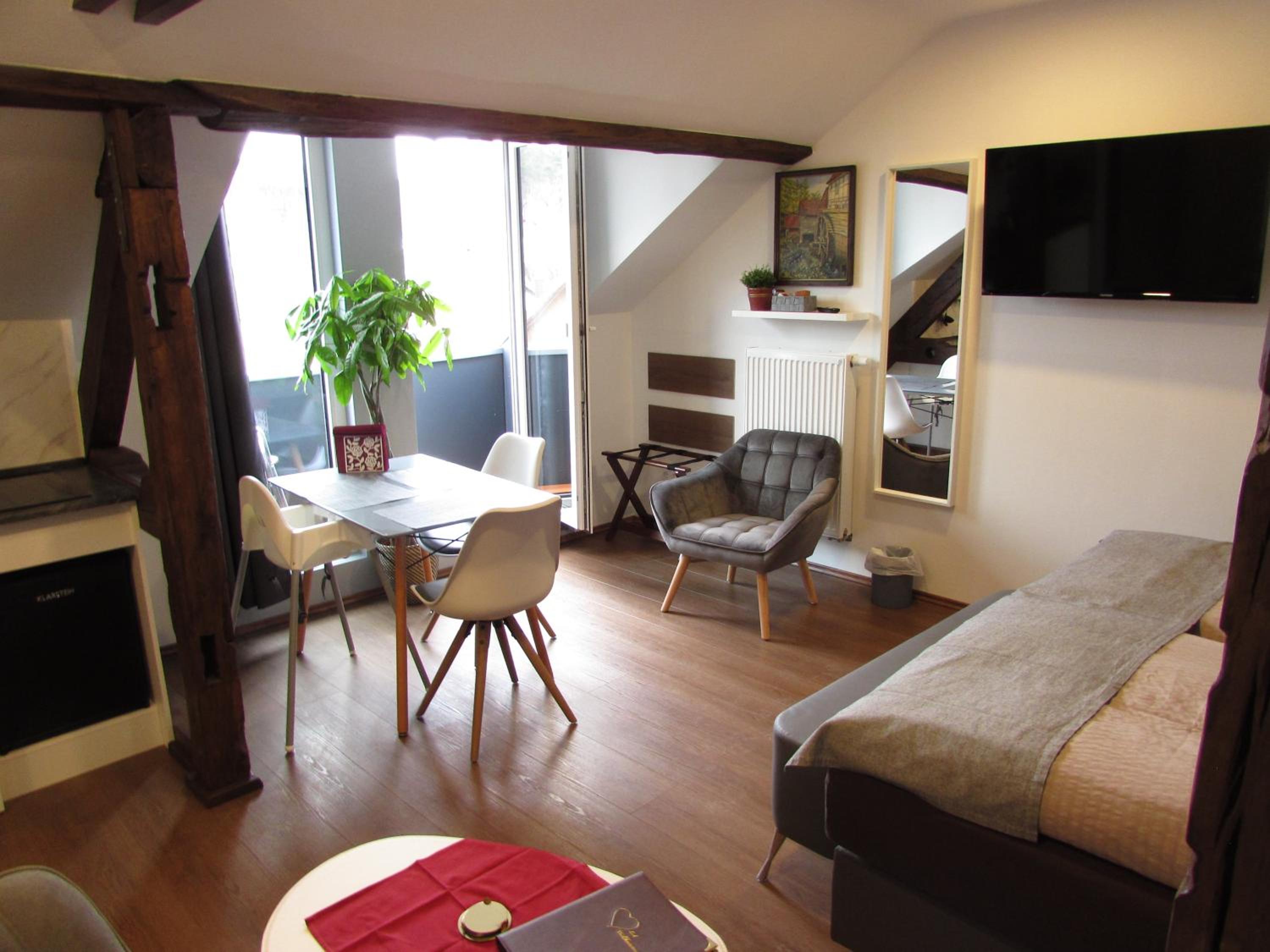 Studio with Balcony photo 3