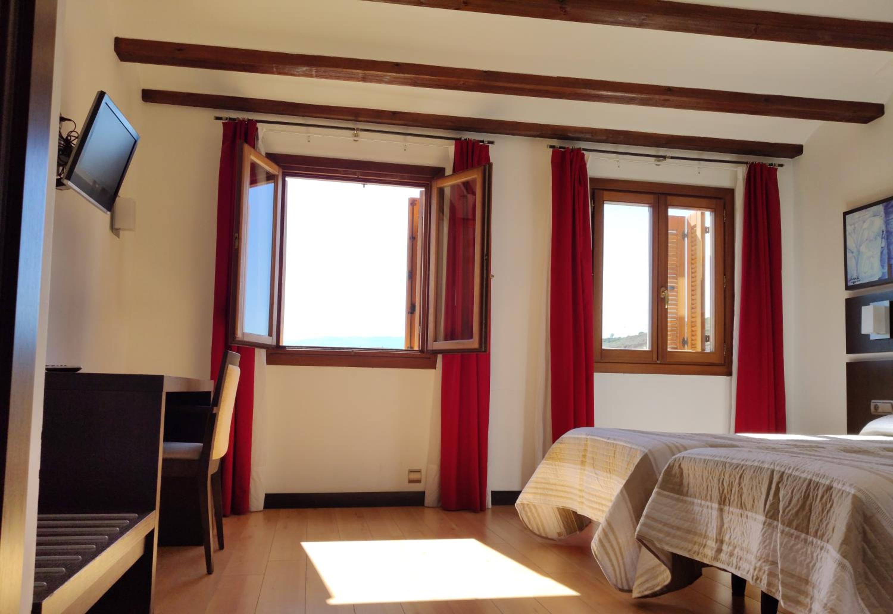 Quadruple Room - Photo 11