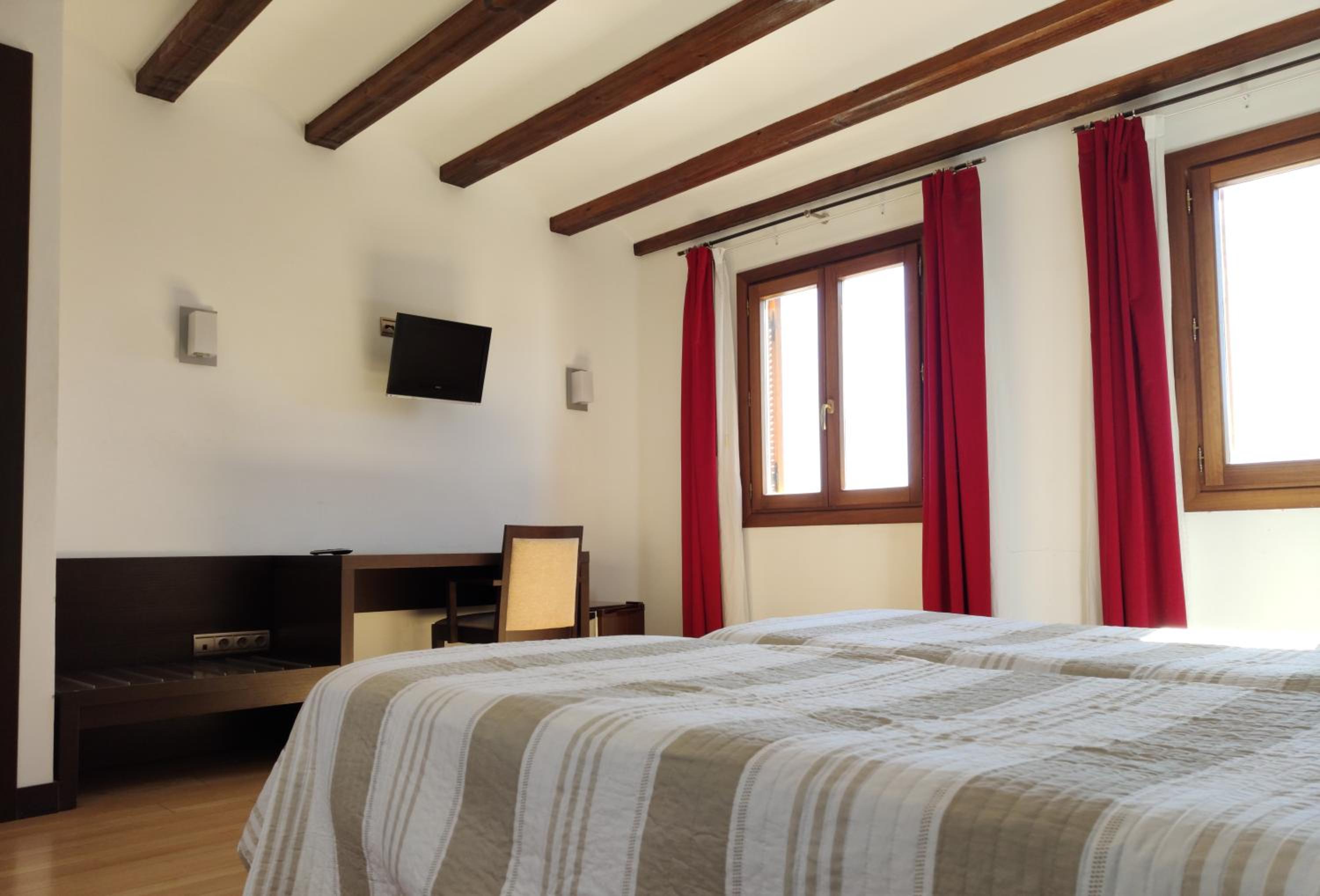 Quadruple Room - Photo 10