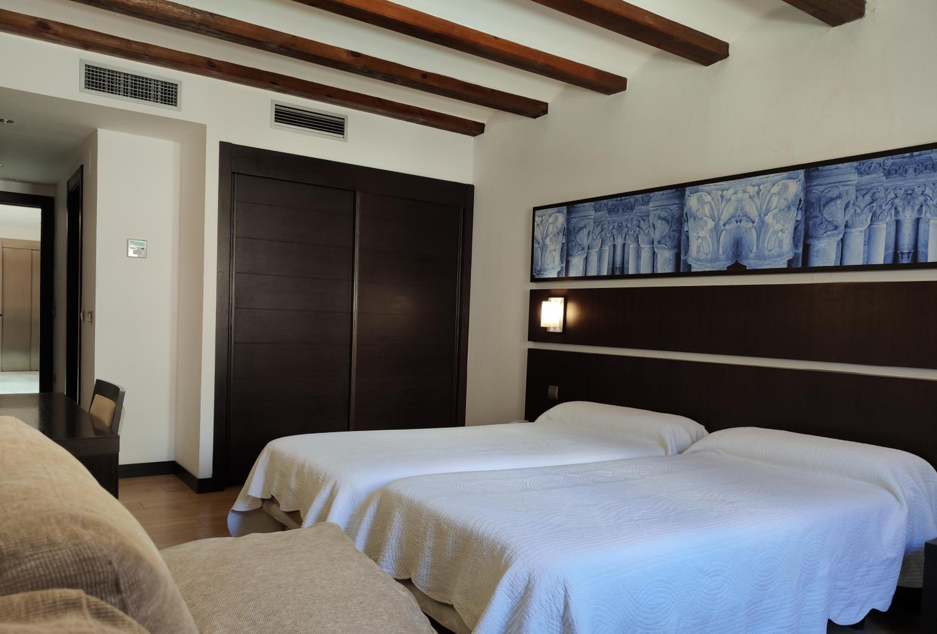 Quadruple Room - Photo 5