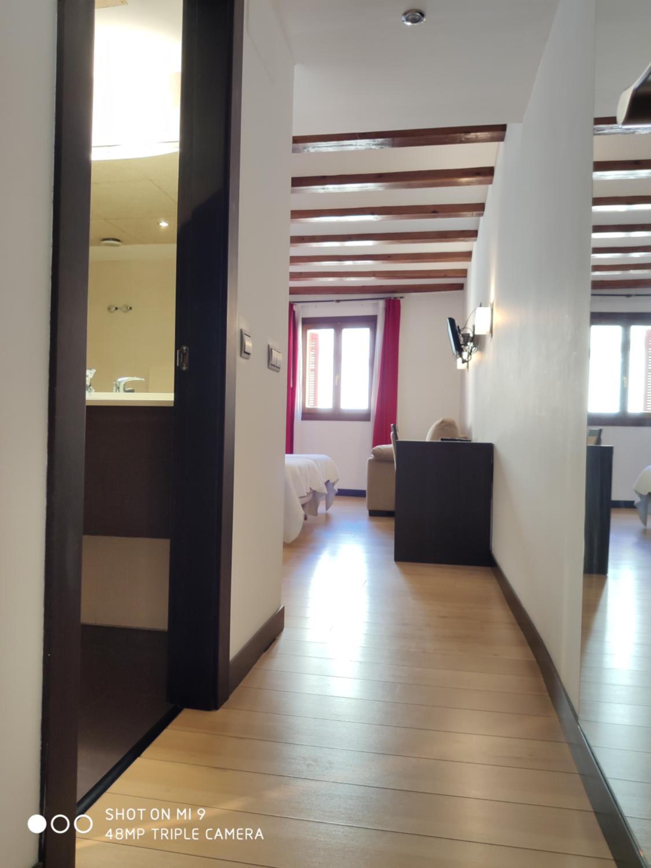 Twin Room - Photo 4