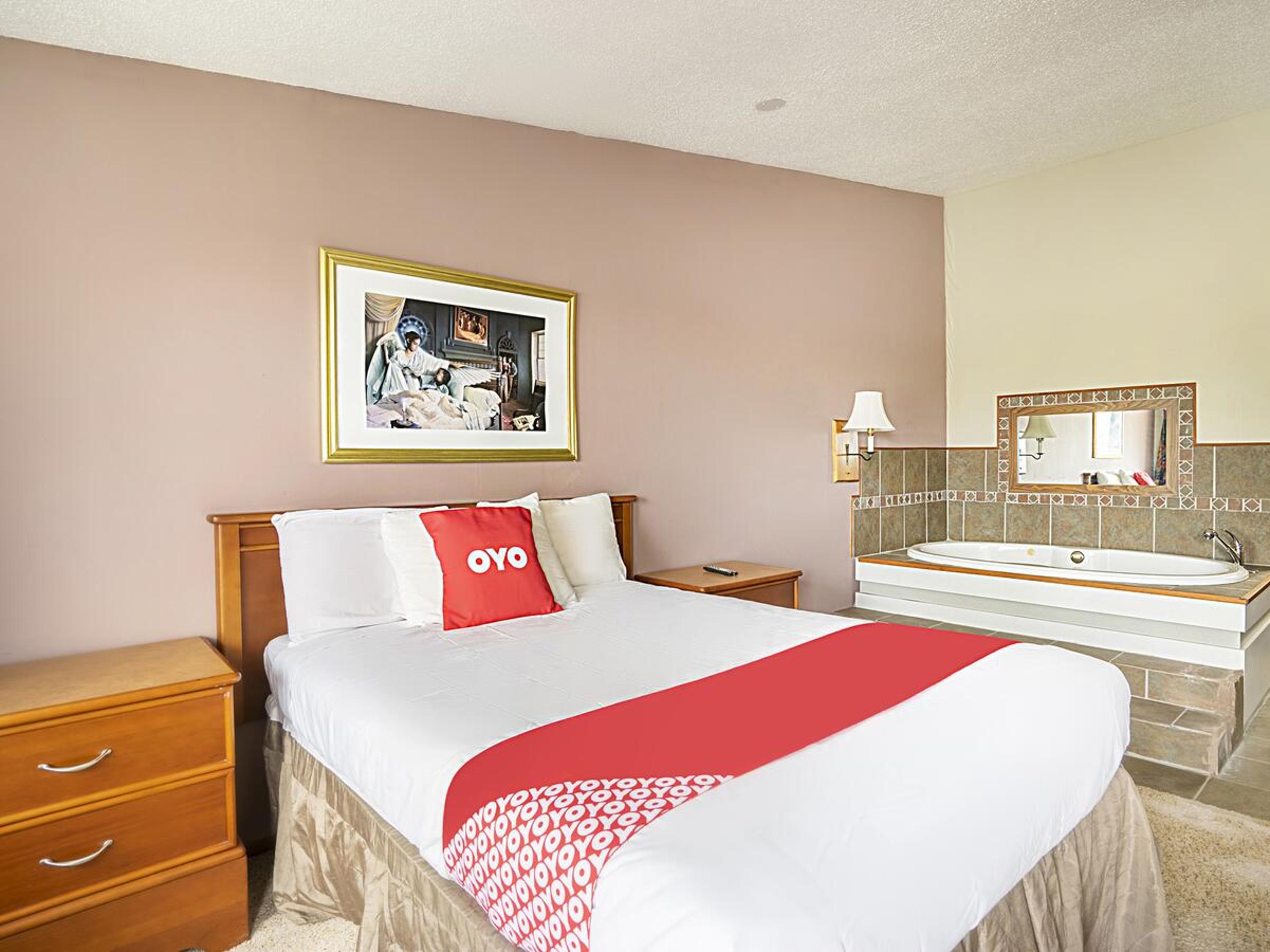 One-Bedroom Suite - Photo 1