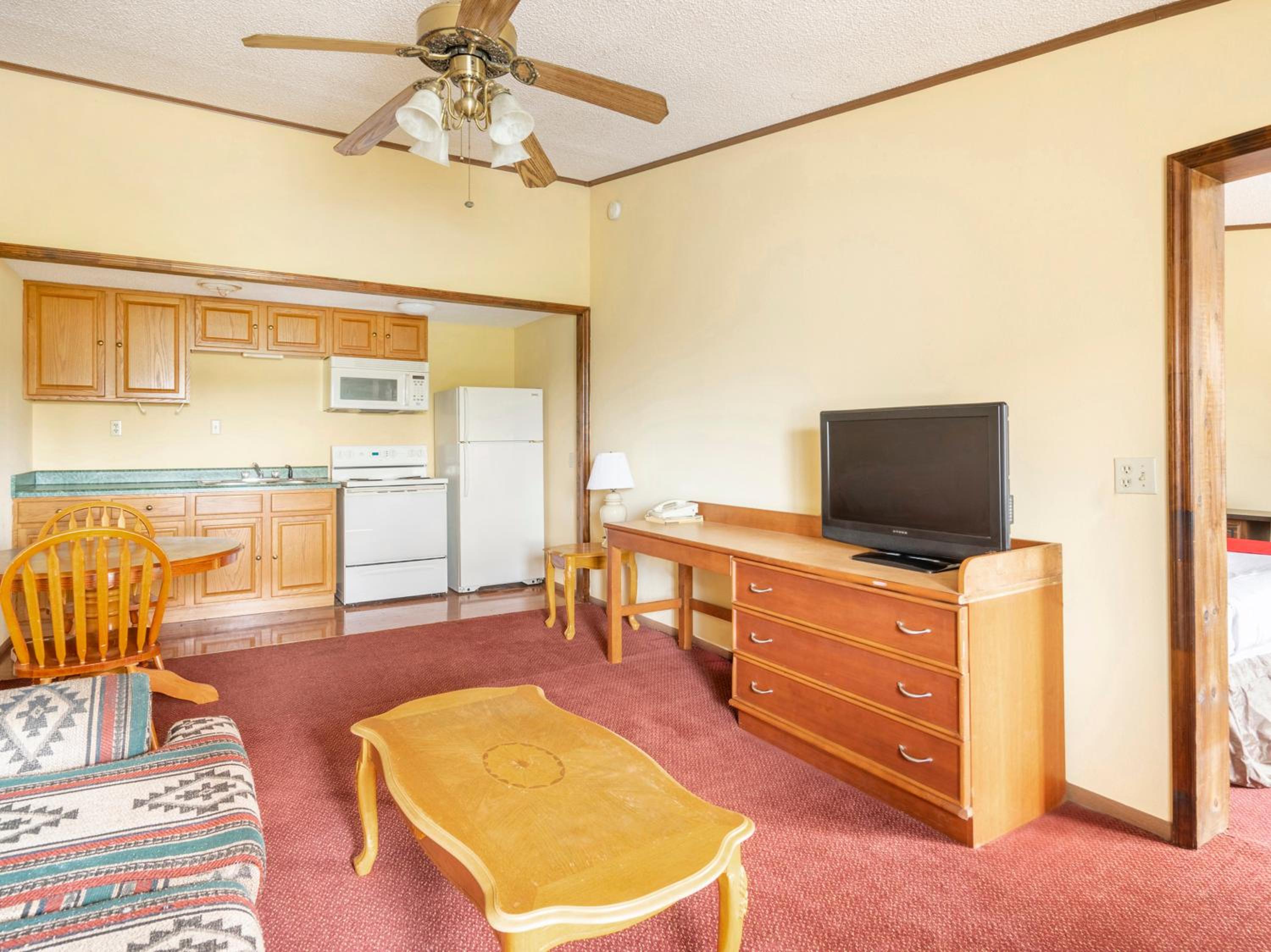 Two-Bedroom Apartment - Photo 7