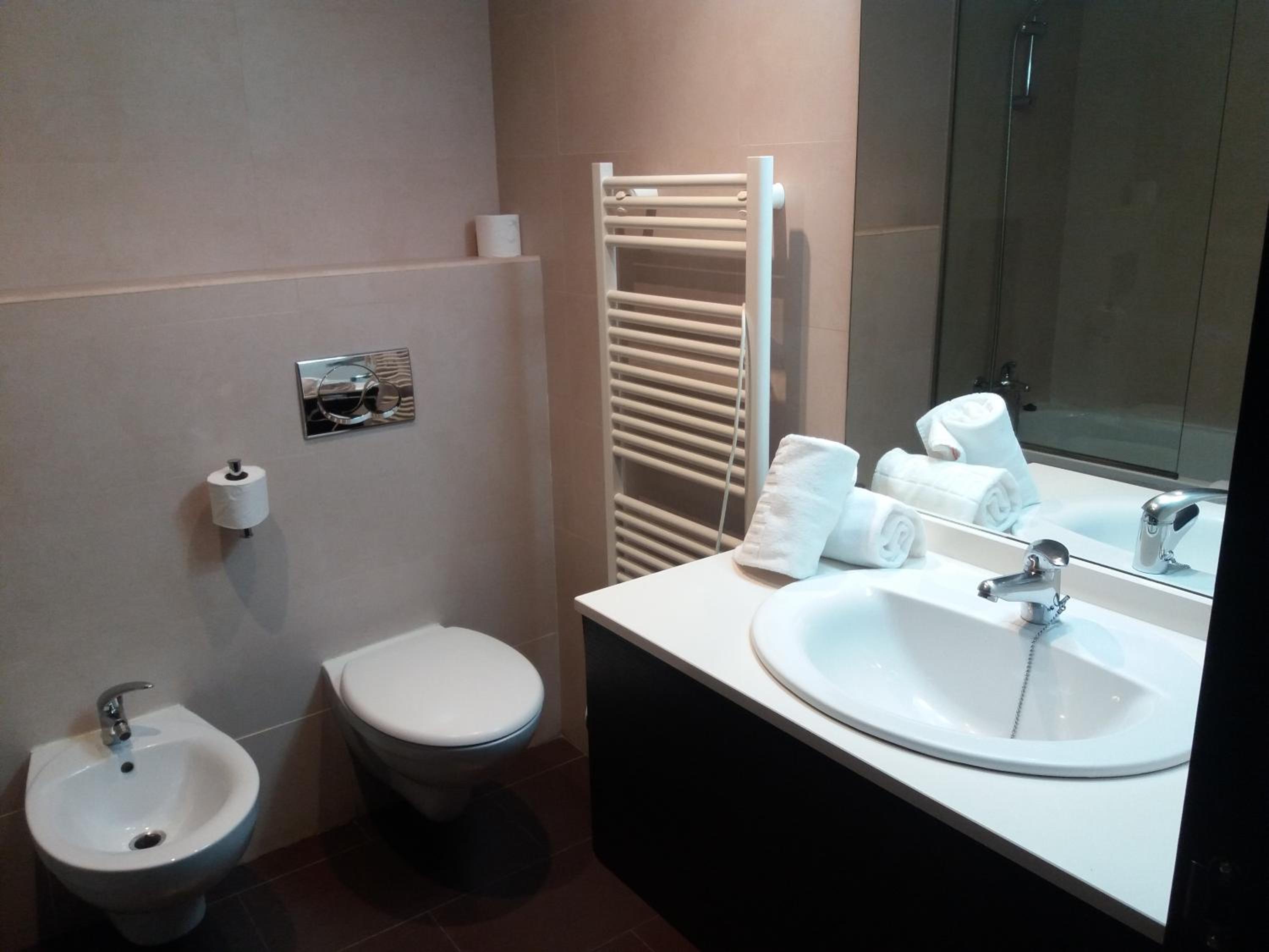 Twin Room - Photo 6