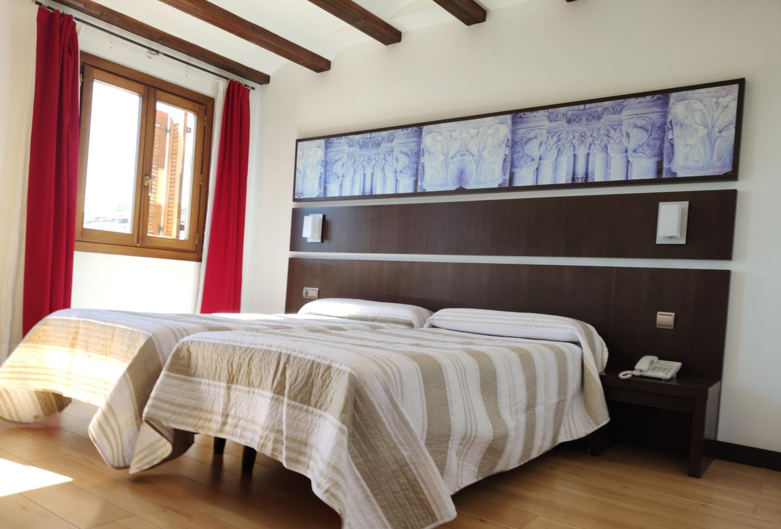 Quadruple Room - Photo 9