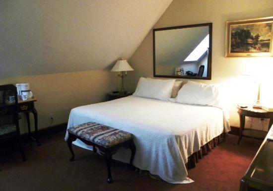 Deluxe King Room - Photo 1