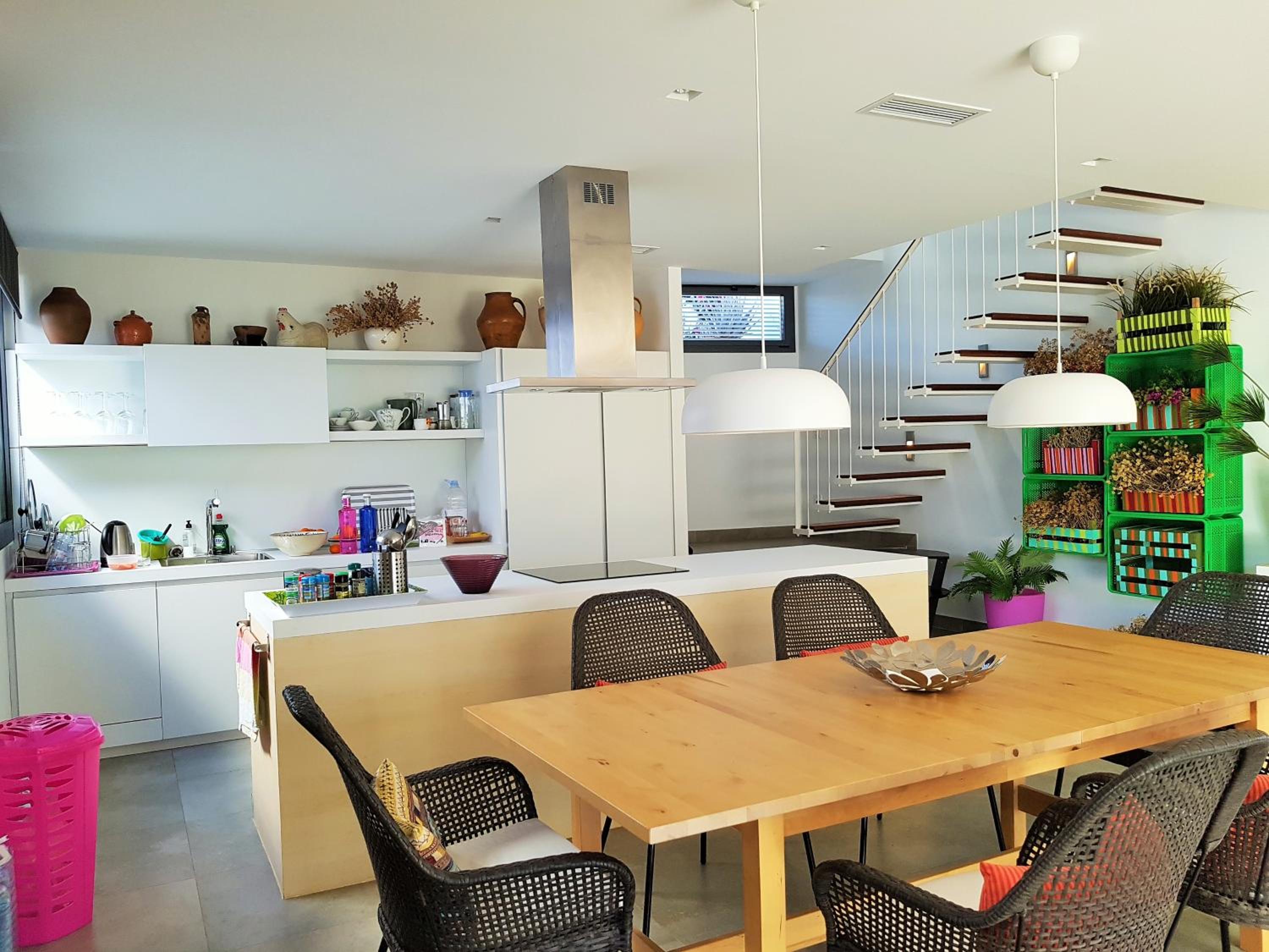 Four-Bedroom House photo 3