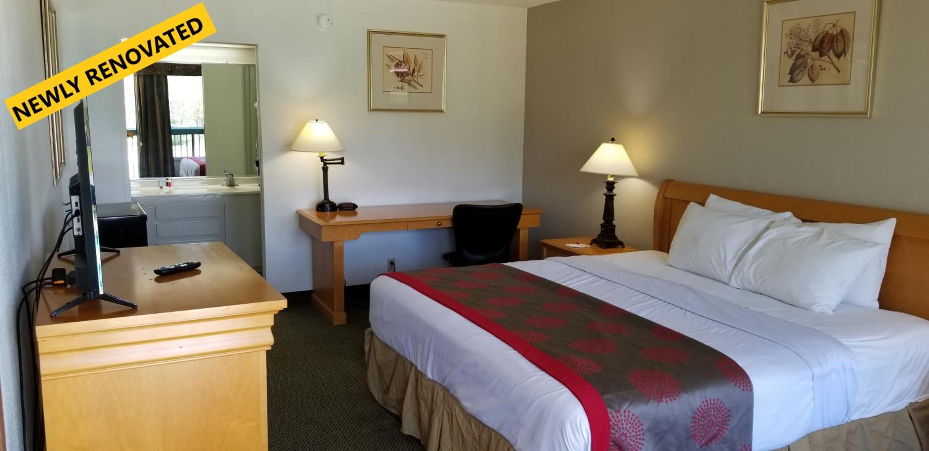 Deluxe King Room - Non-Smoking photo 1