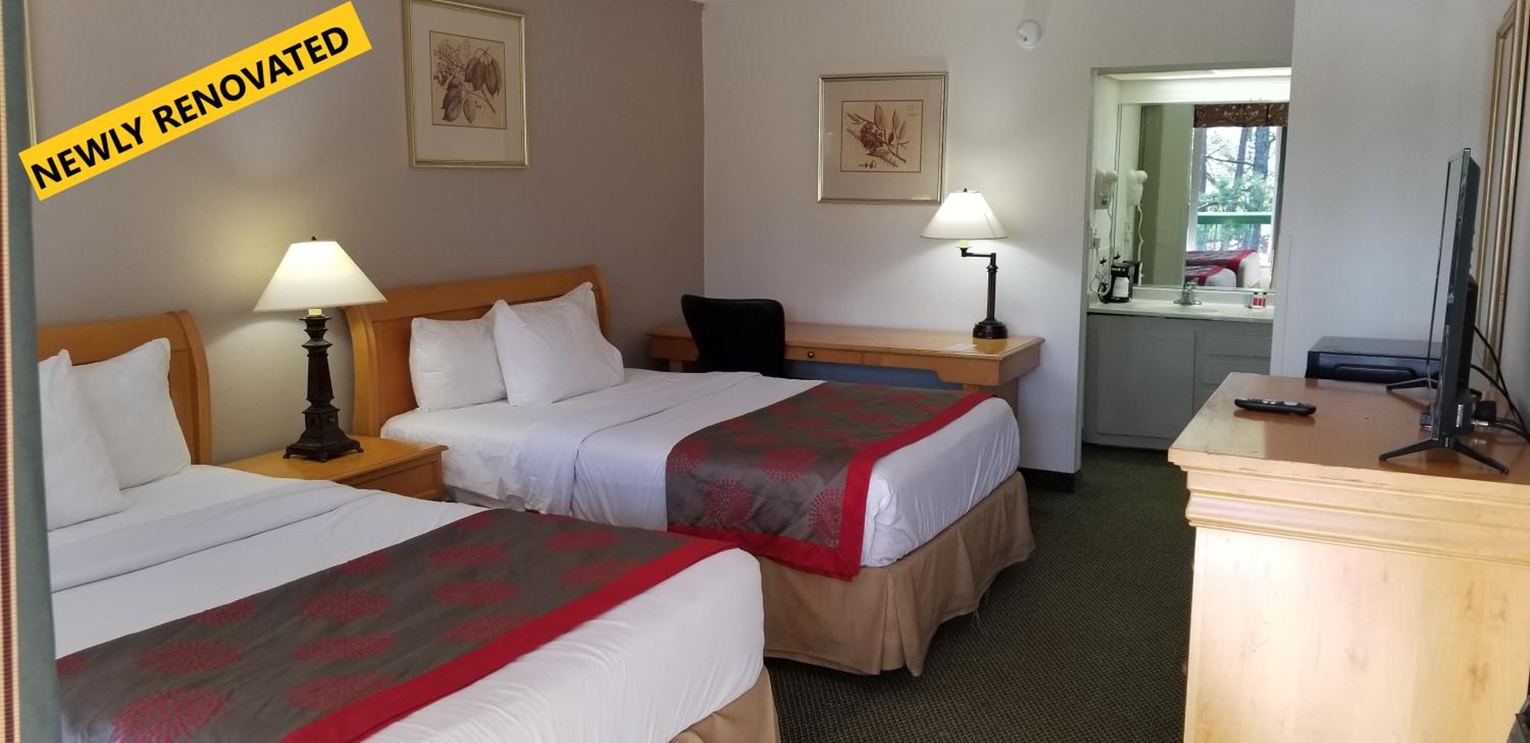 Deluxe Double Room With Two Double Beds - Non-Smoking photo 1