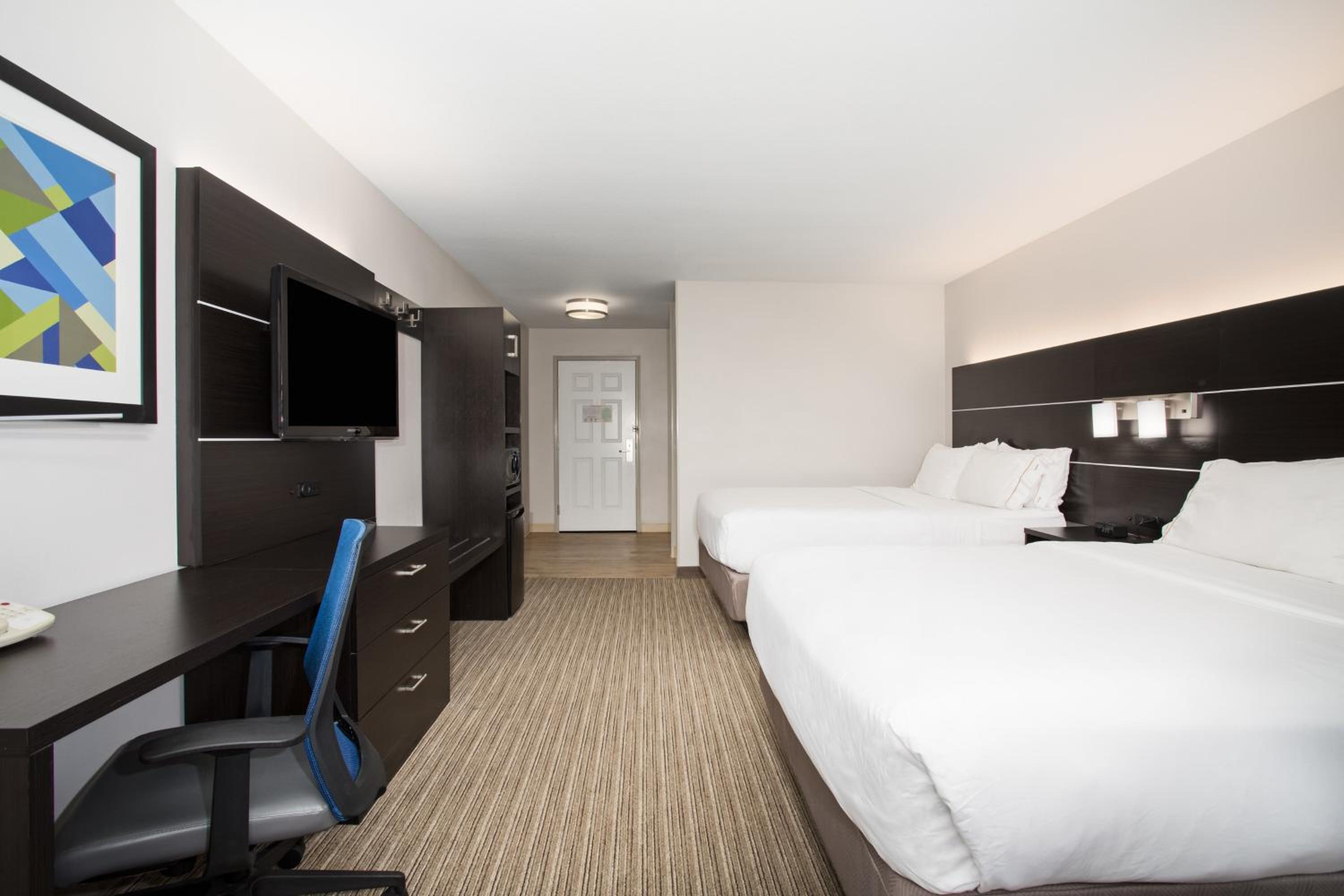 Standard Queen Room with Two Queen Beds - Photo 1