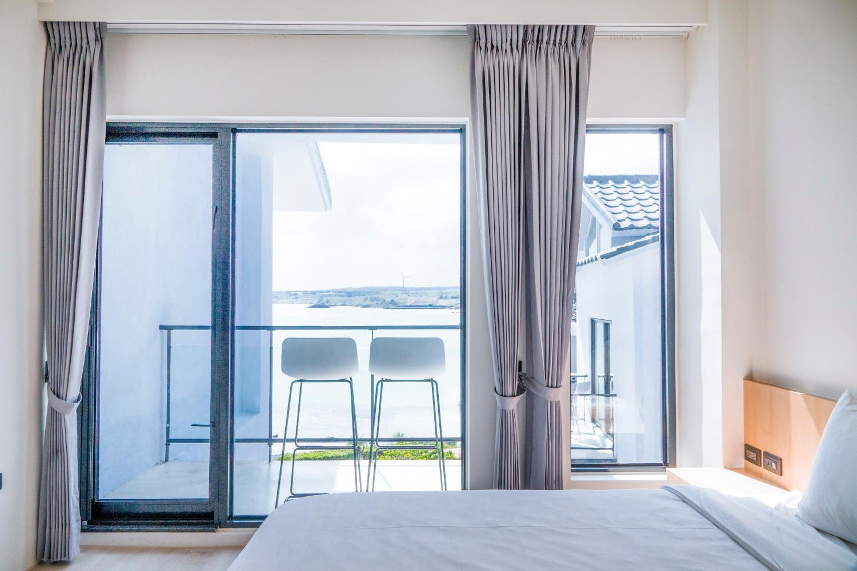 Double Room with Balcony - Photo 3
