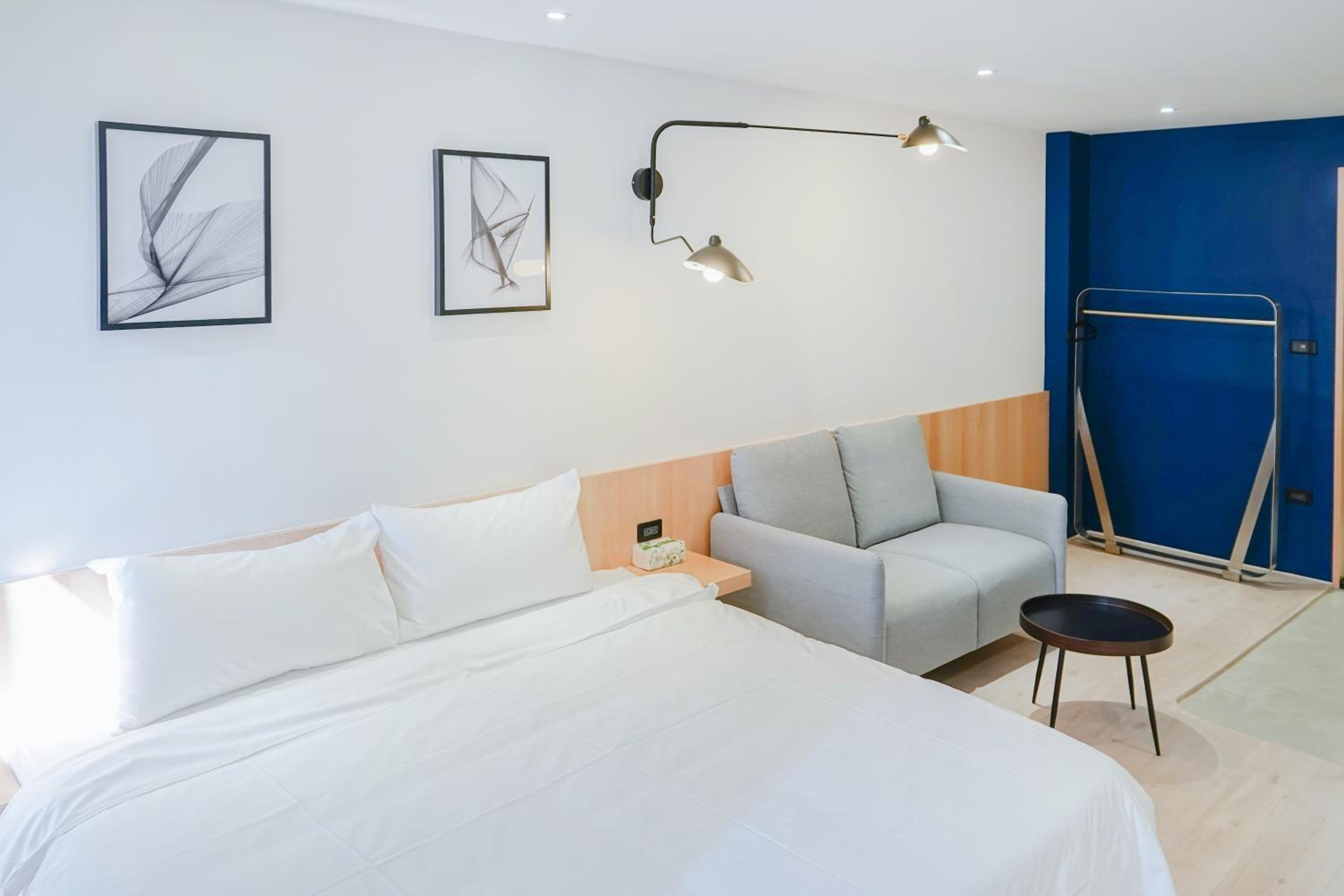 Double Room with Balcony - Photo 4